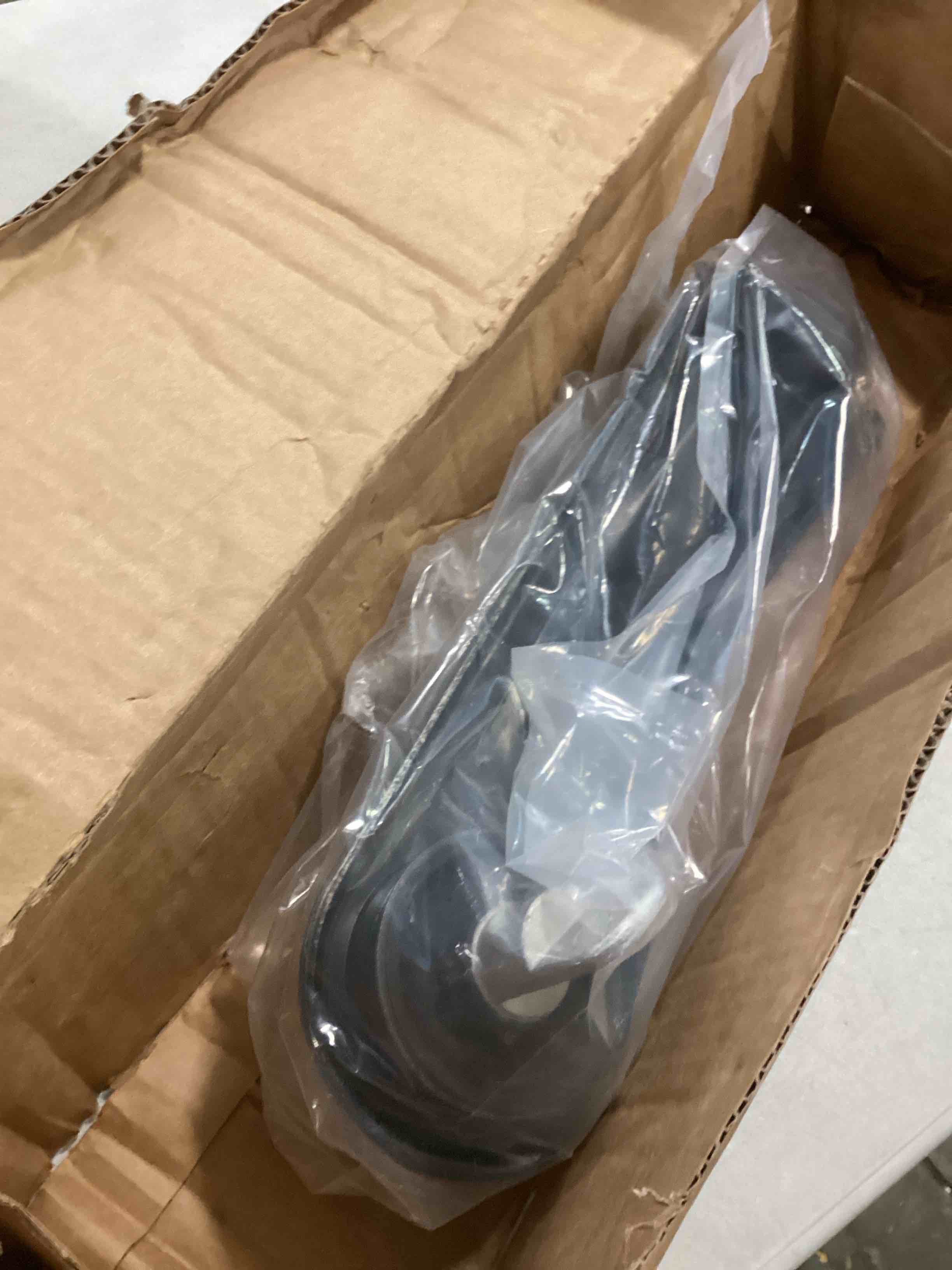 https://s3.amazonaws.com/lotting-images-prod/bidfta/TEA0026331_1725453747809.jpeg