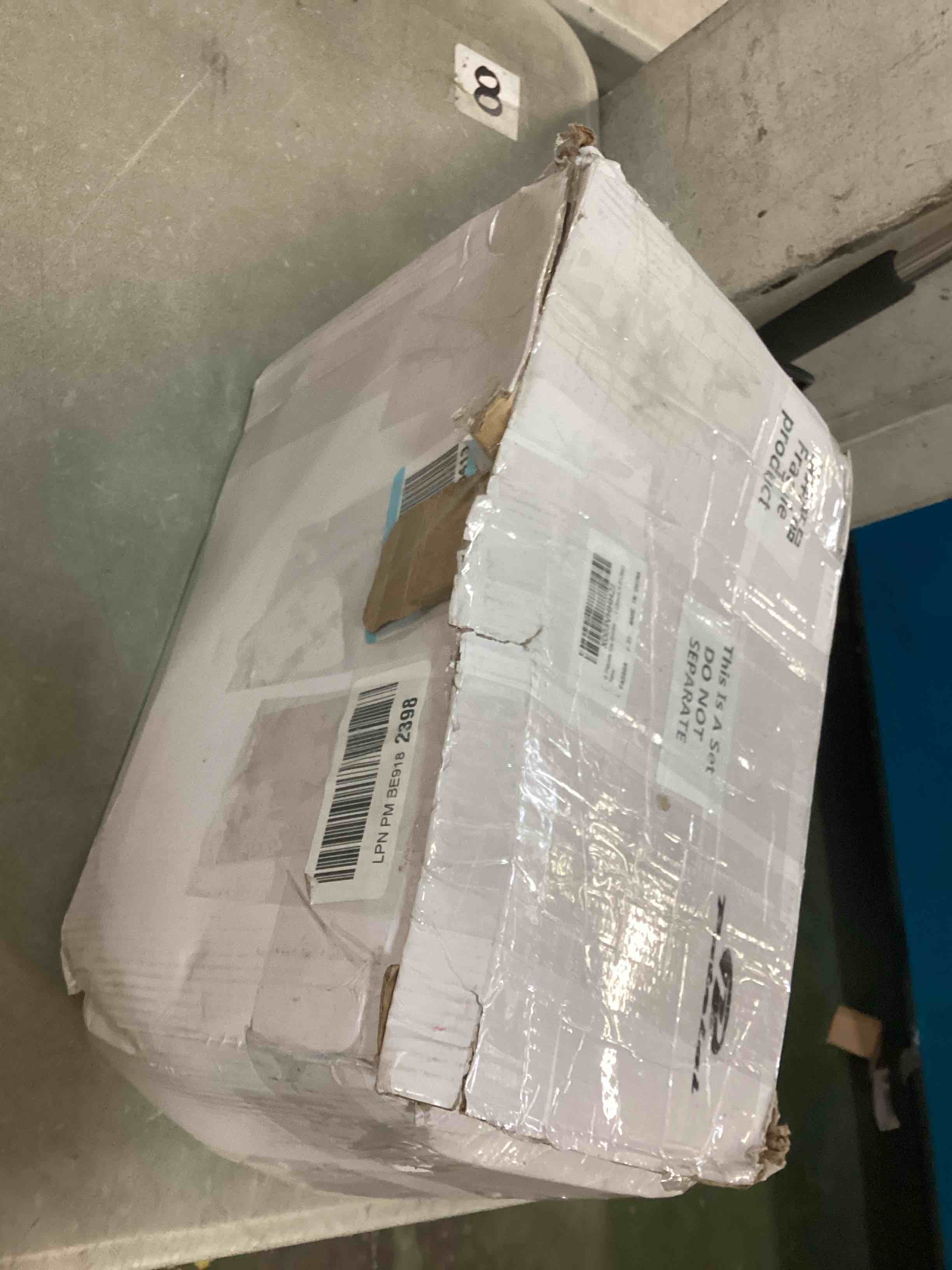 https://s3.amazonaws.com/lotting-images-prod/bidfta/TEA0026854_1725045992952.jpeg