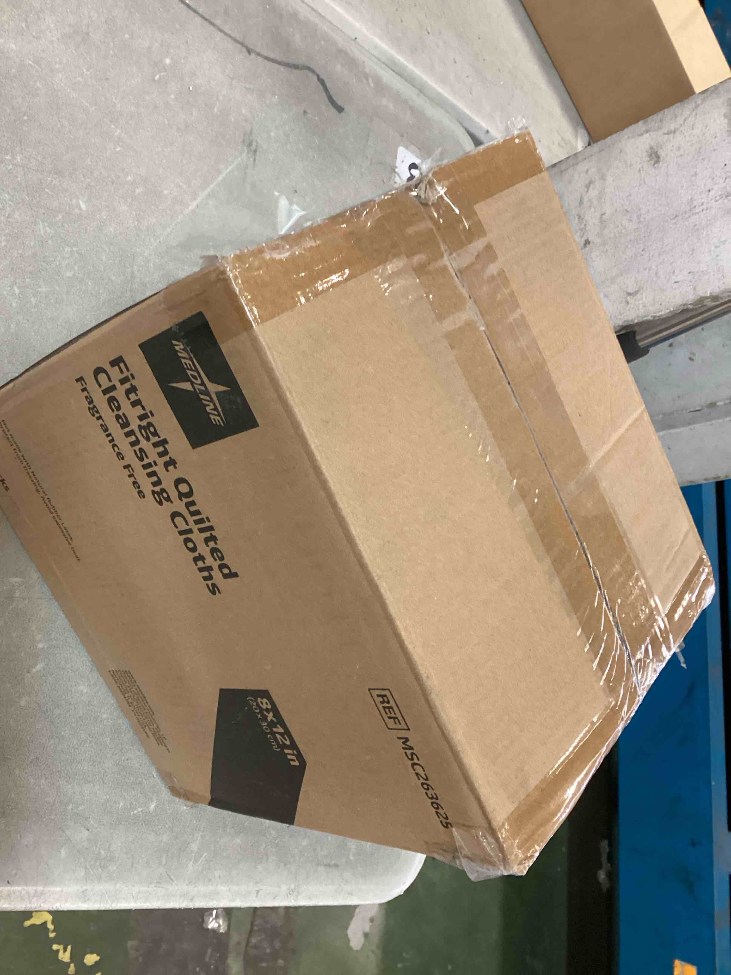 https://s3.amazonaws.com/lotting-images-prod/bidfta/TEA0026902_1725038983044.jpeg