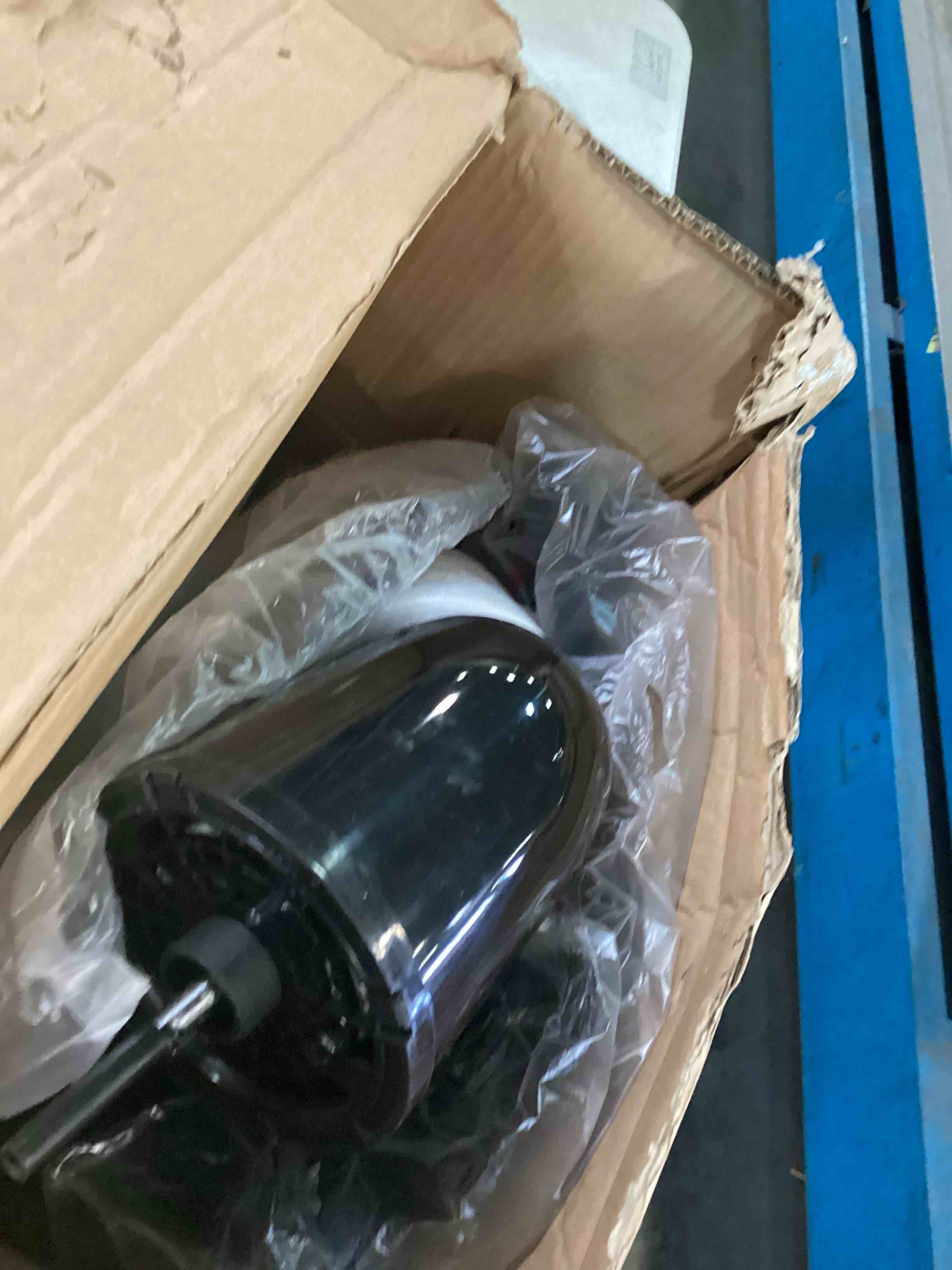 https://s3.amazonaws.com/lotting-images-prod/bidfta/TEA0027426_1724857601881.jpeg