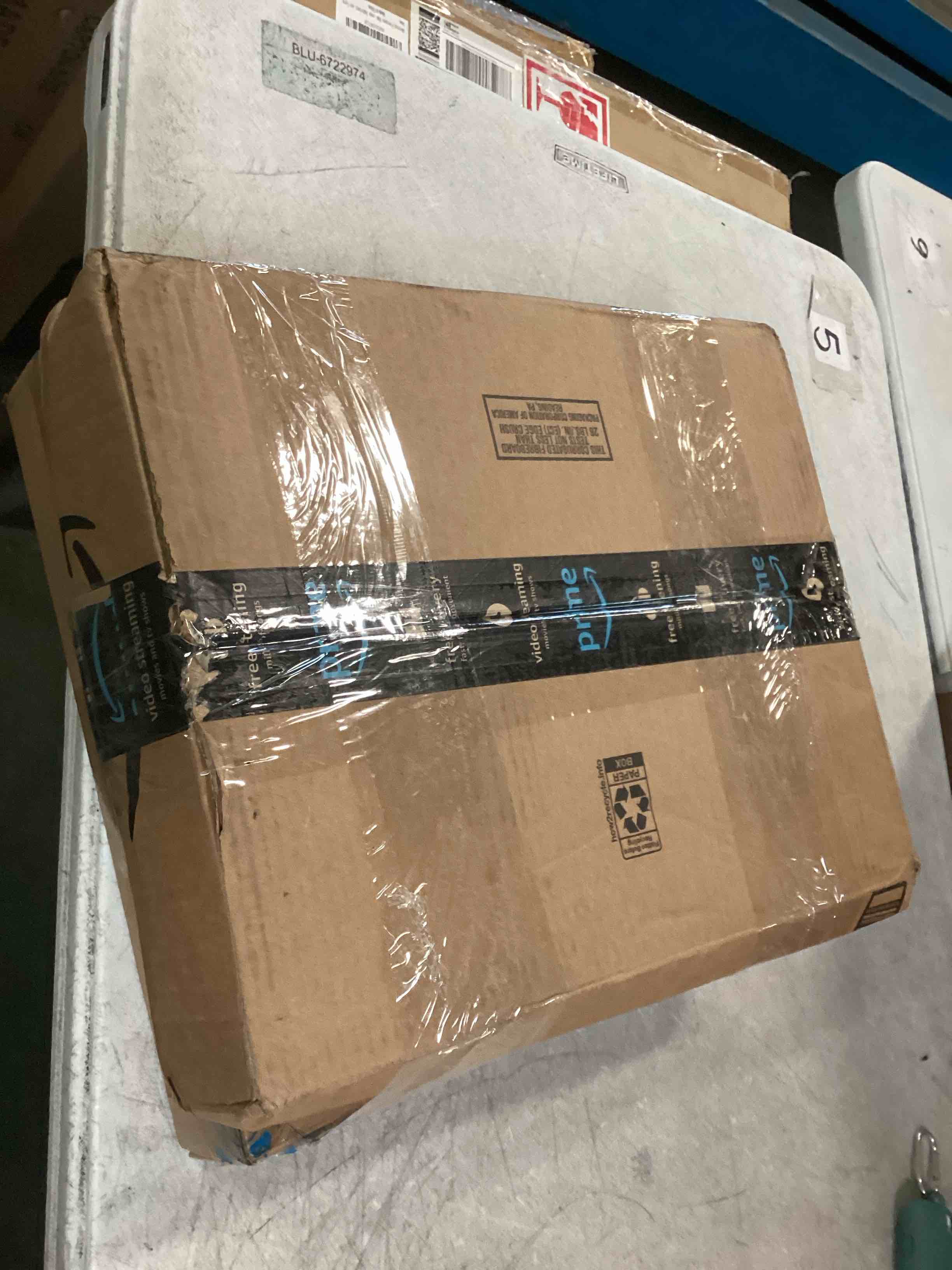 Miscellaneous toilet seats sizes and styles May vary