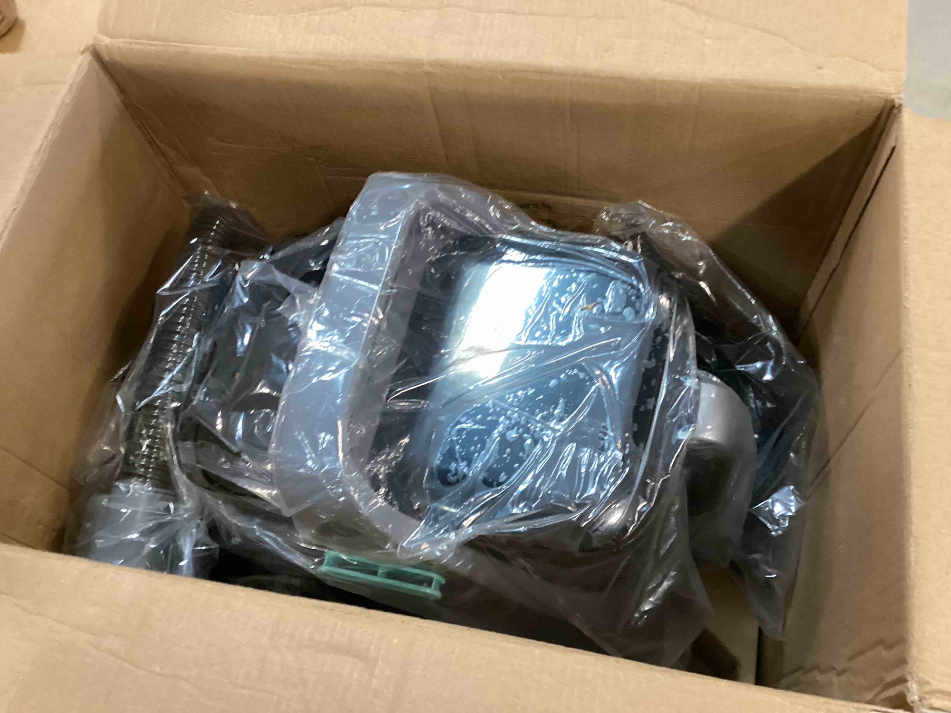 https://s3.amazonaws.com/lotting-images-prod/bidfta/TEA0028184_1724333395316.jpeg