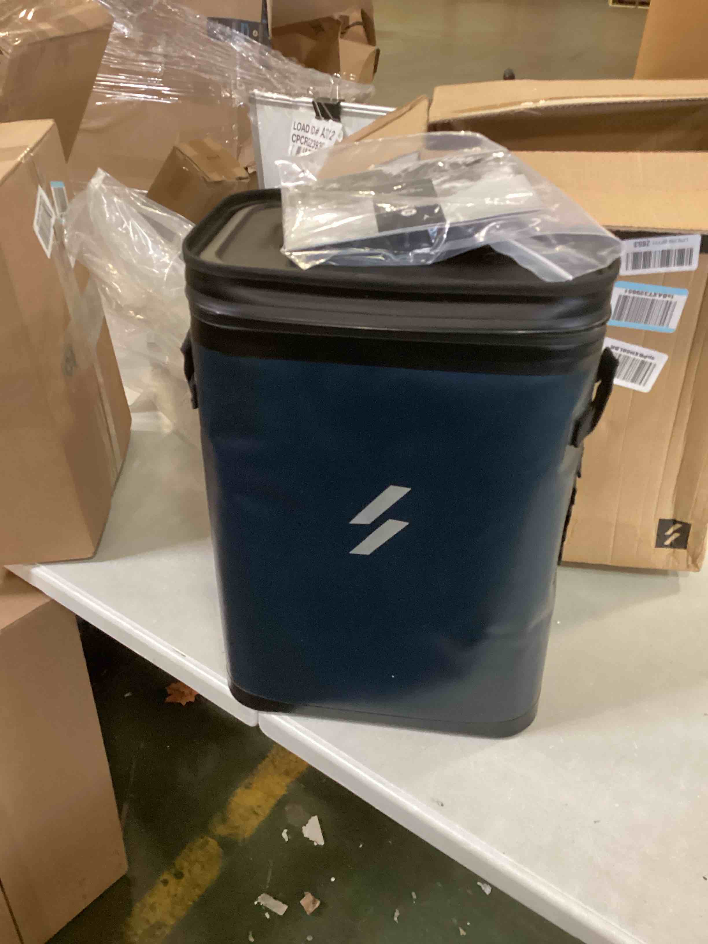 https://s3.amazonaws.com/lotting-images-prod/bidfta/TEA0028350_1724256304267.jpeg