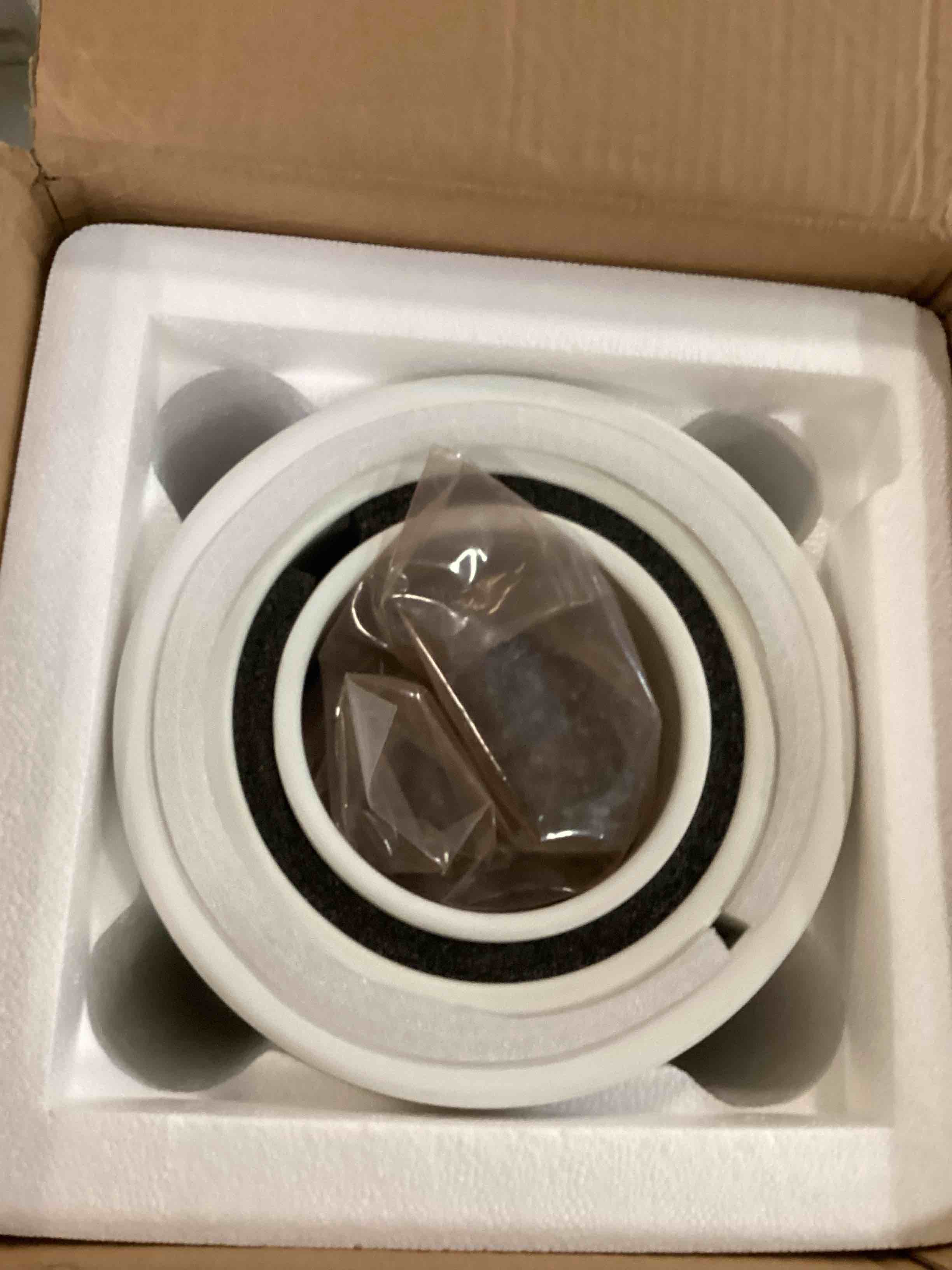 https://s3.amazonaws.com/lotting-images-prod/bidfta/TEA0028429_1724245346492.jpeg