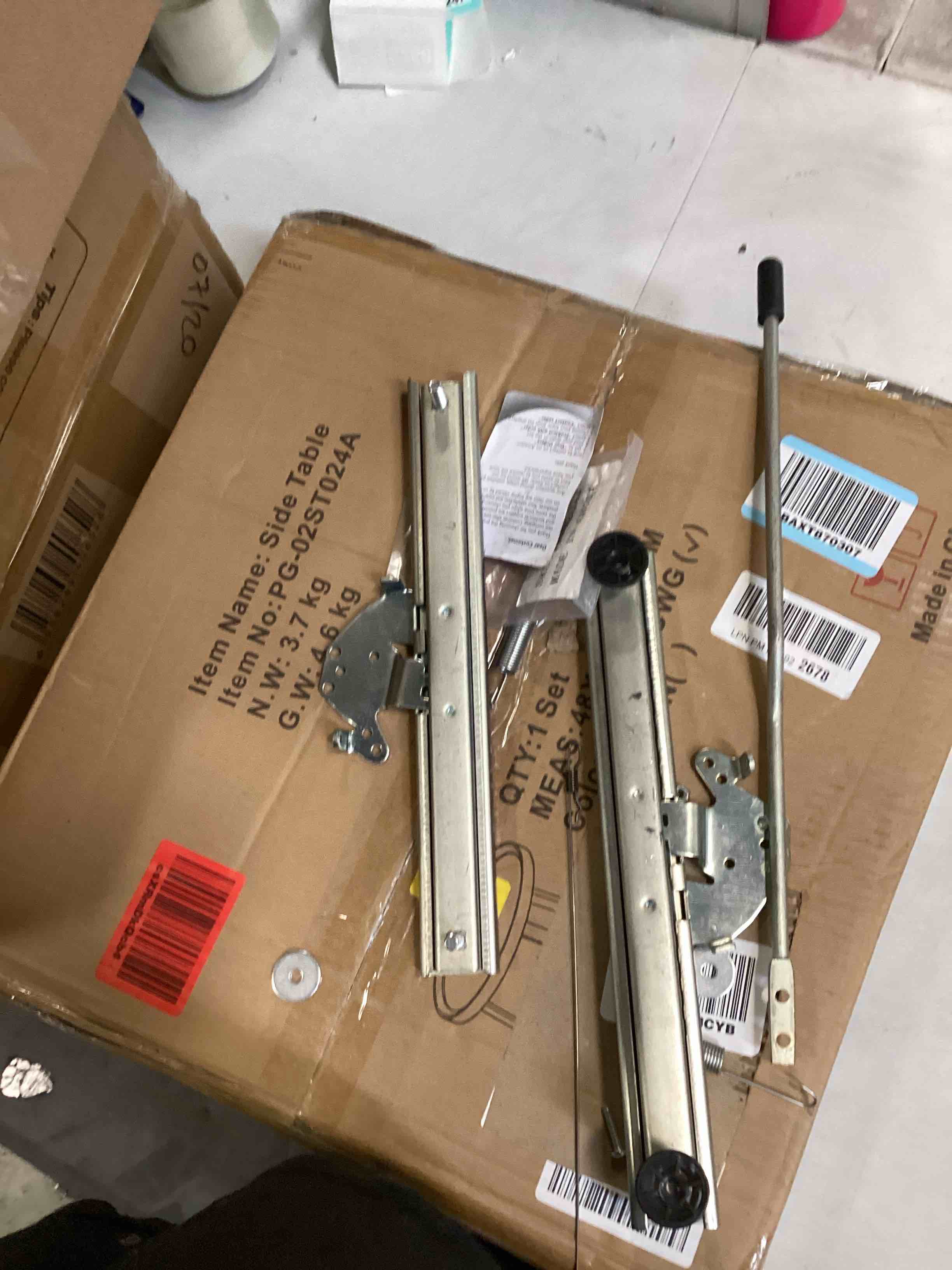 https://s3.amazonaws.com/lotting-images-prod/bidfta/TEA0028933_1723833920521.jpeg