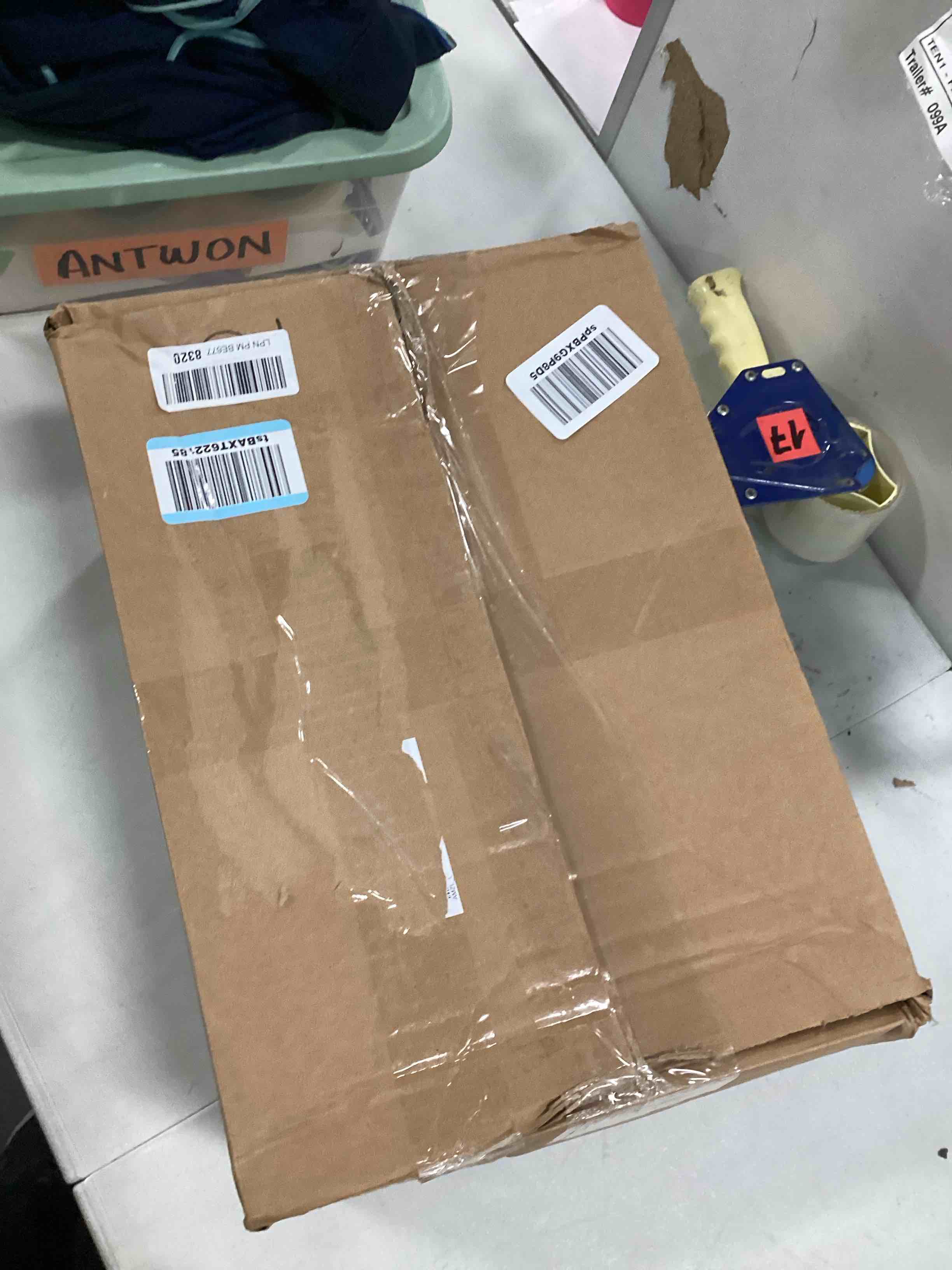 https://s3.amazonaws.com/lotting-images-prod/bidfta/TEA0029095_1723812838866.jpeg