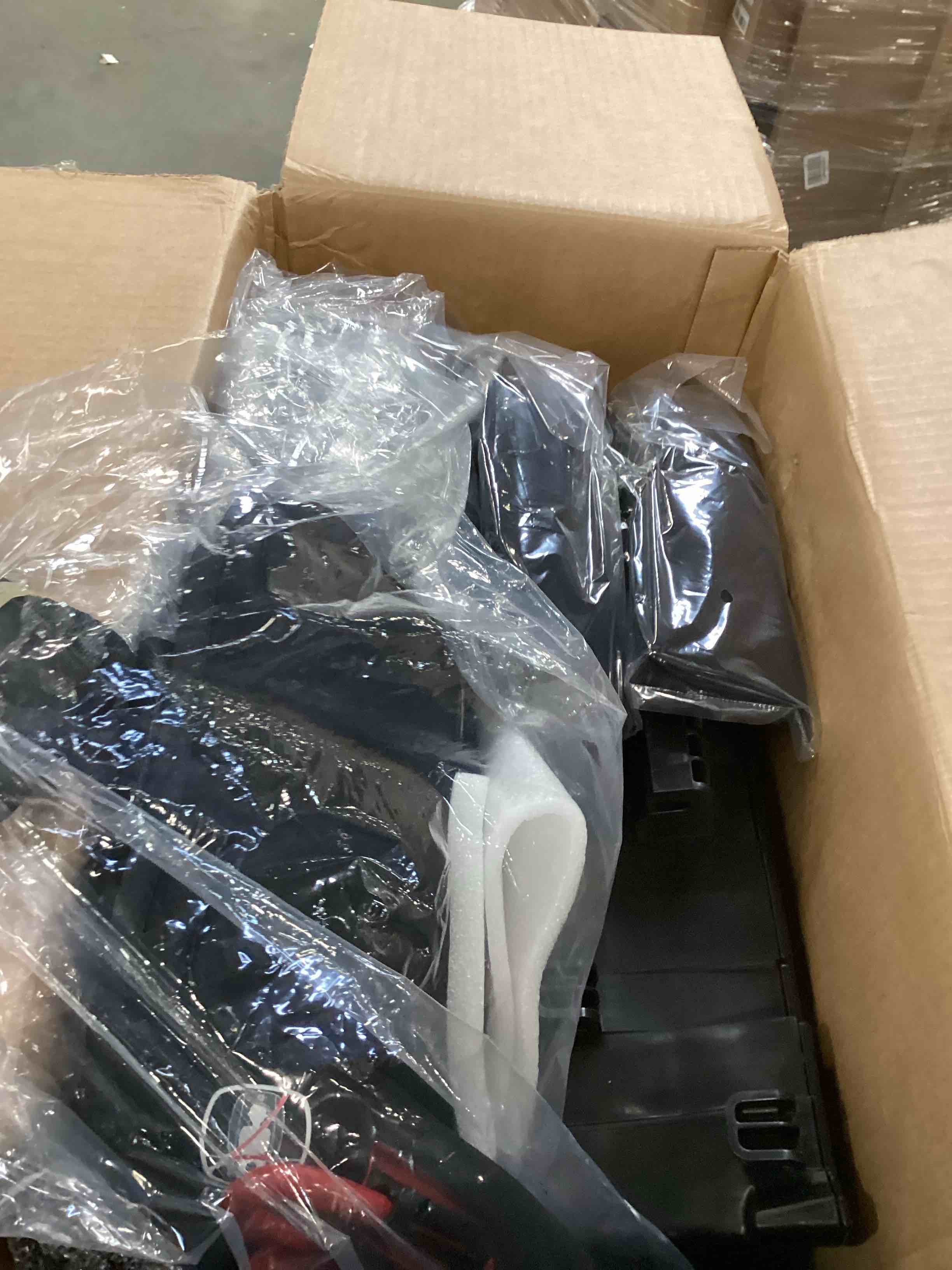 https://s3.amazonaws.com/lotting-images-prod/bidfta/TEA0029500_1723648077787.jpeg