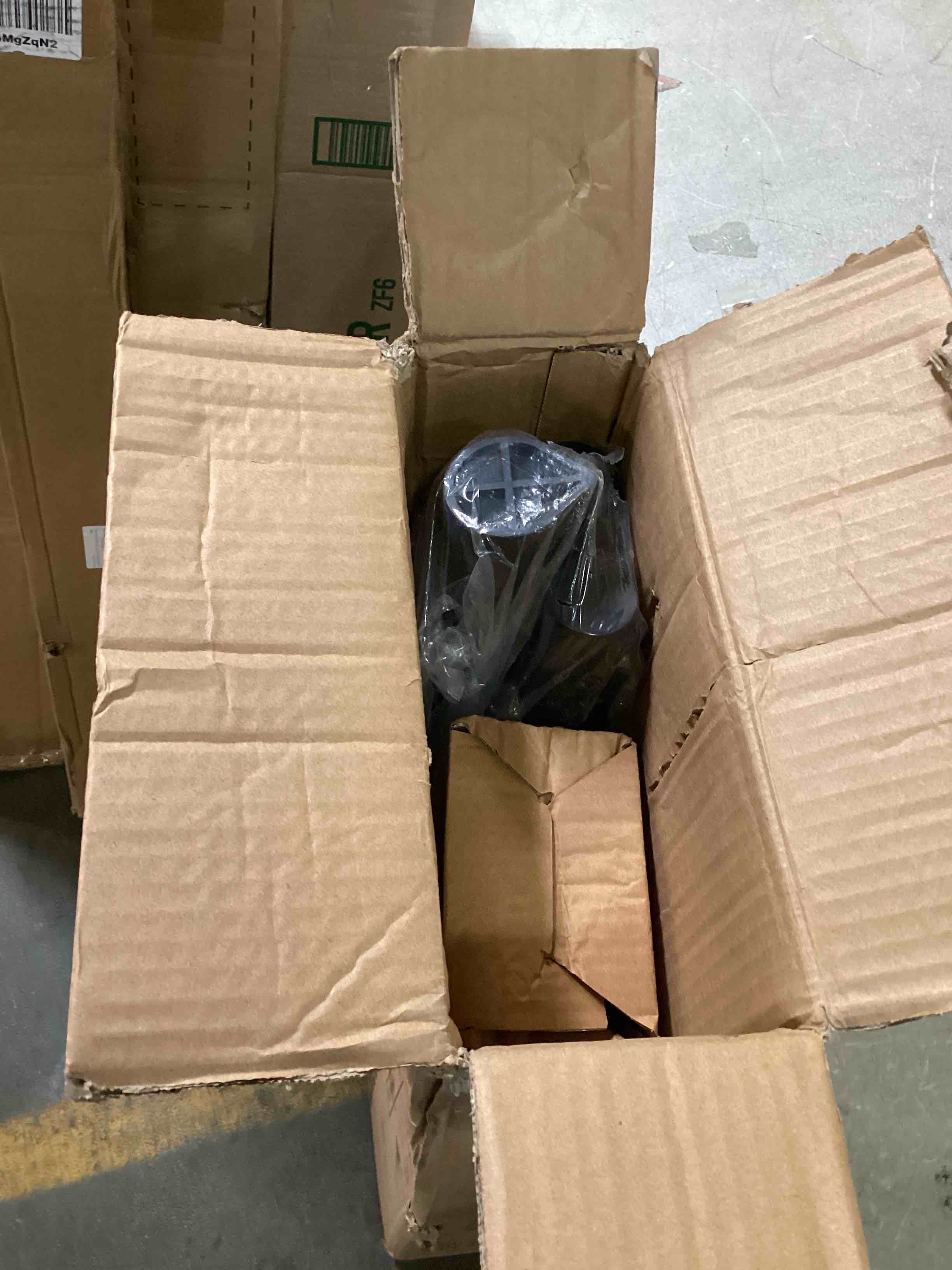 https://s3.amazonaws.com/lotting-images-prod/bidfta/TEA0029901_1723478007947.jpeg