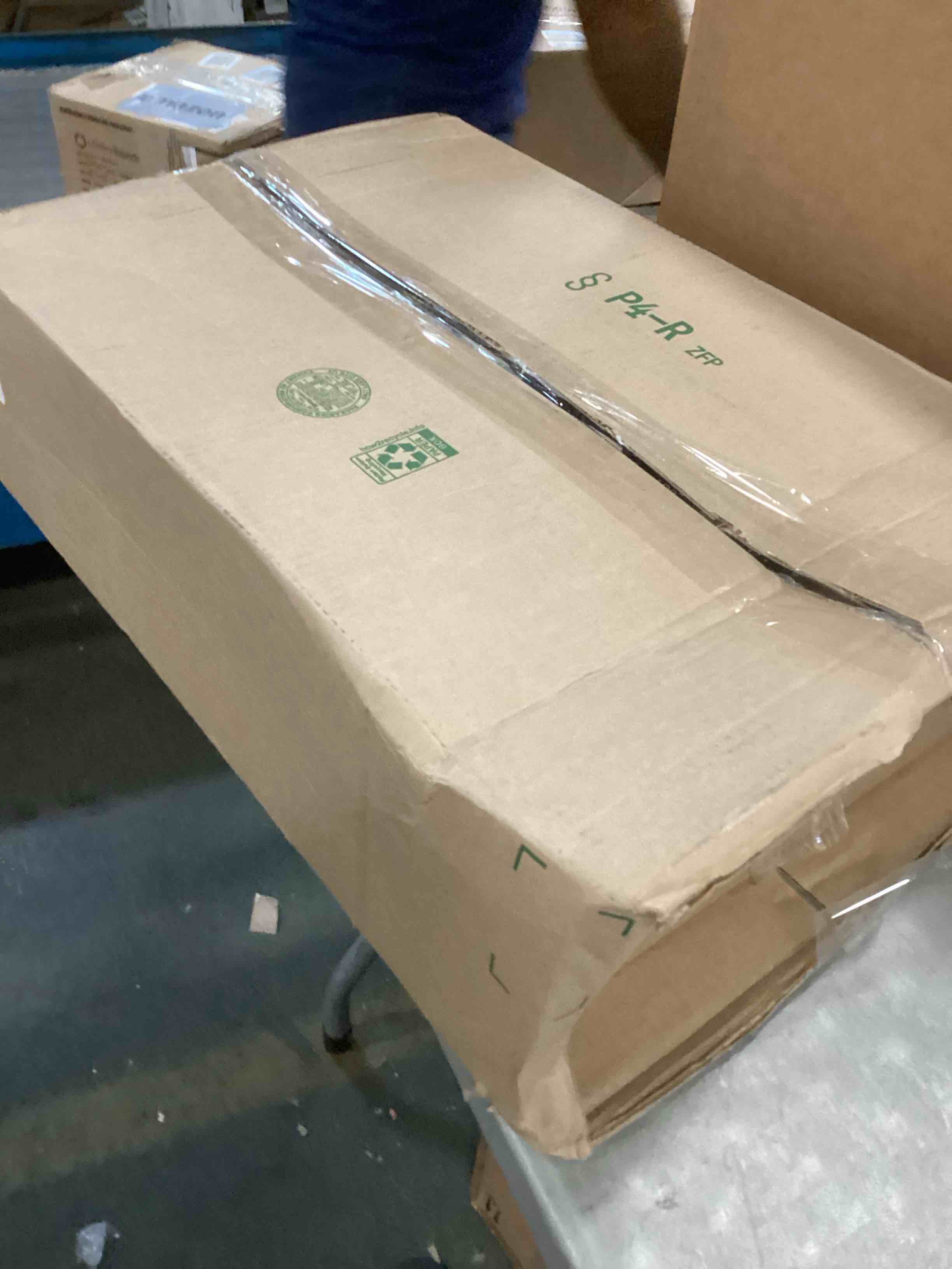 https://s3.amazonaws.com/lotting-images-prod/bidfta/TEA0034060_1724430405256.jpeg