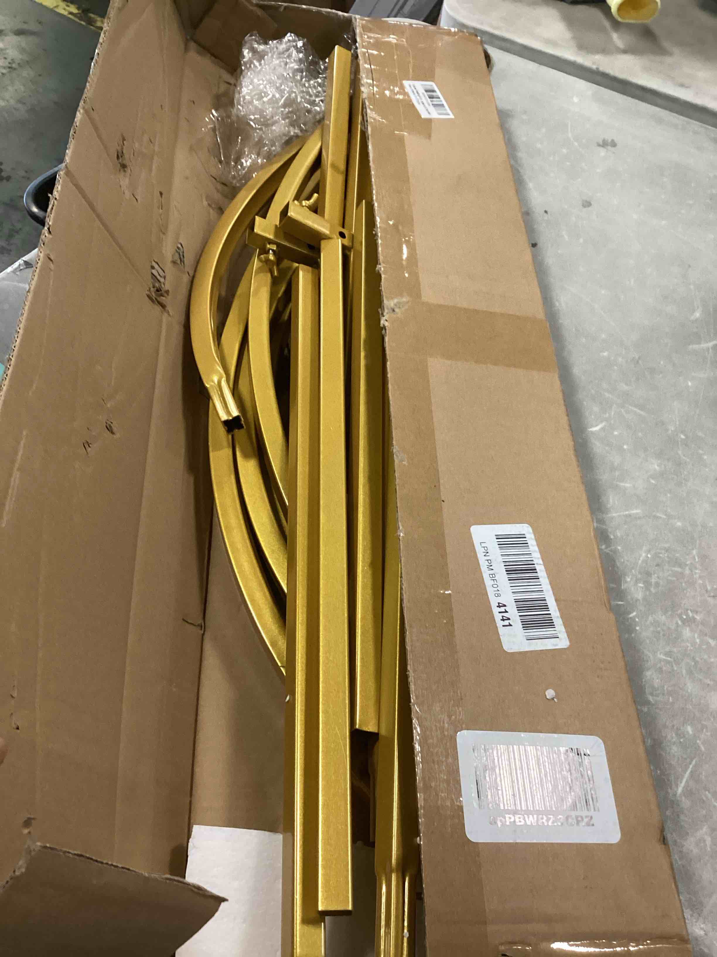 https://s3.amazonaws.com/lotting-images-prod/bidfta/TEA0034850_1723833121170.jpeg
