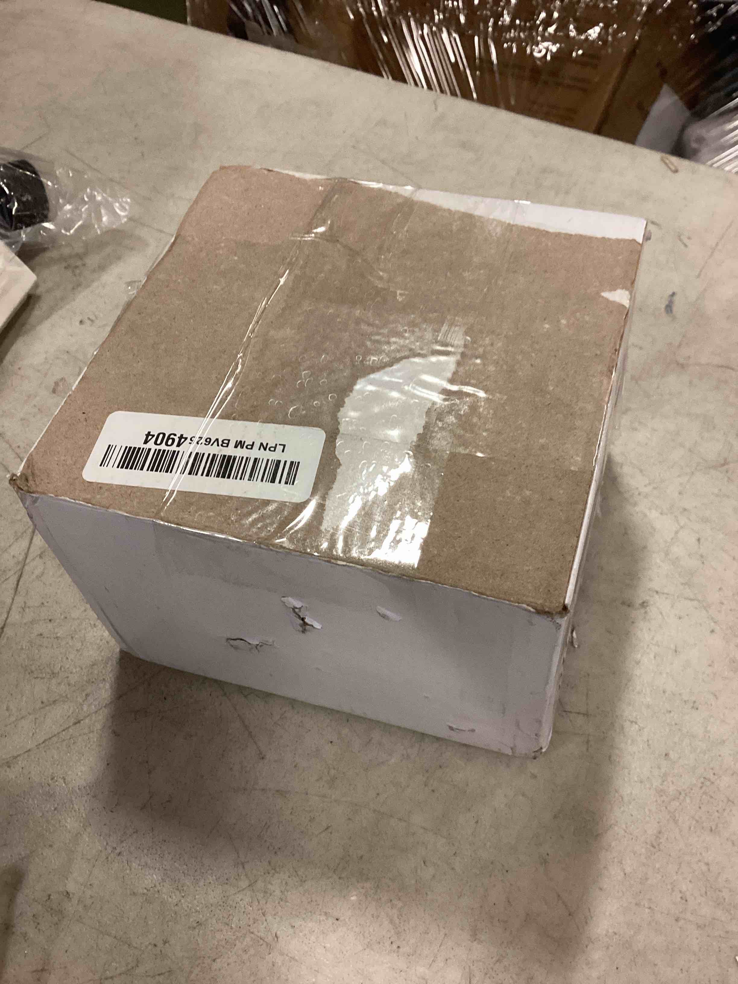 https://s3.amazonaws.com/lotting-images-prod/bidfta/TEA0035249_1723637281745.jpeg