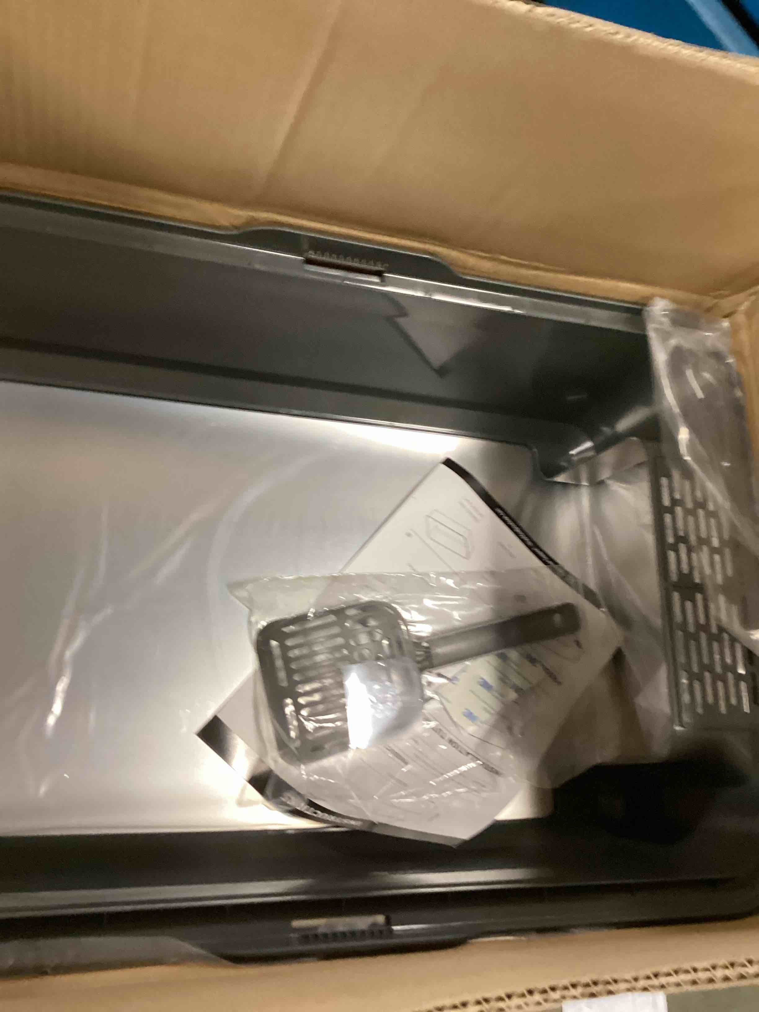 https://s3.amazonaws.com/lotting-images-prod/bidfta/TEA0036287_1723822871396.jpeg