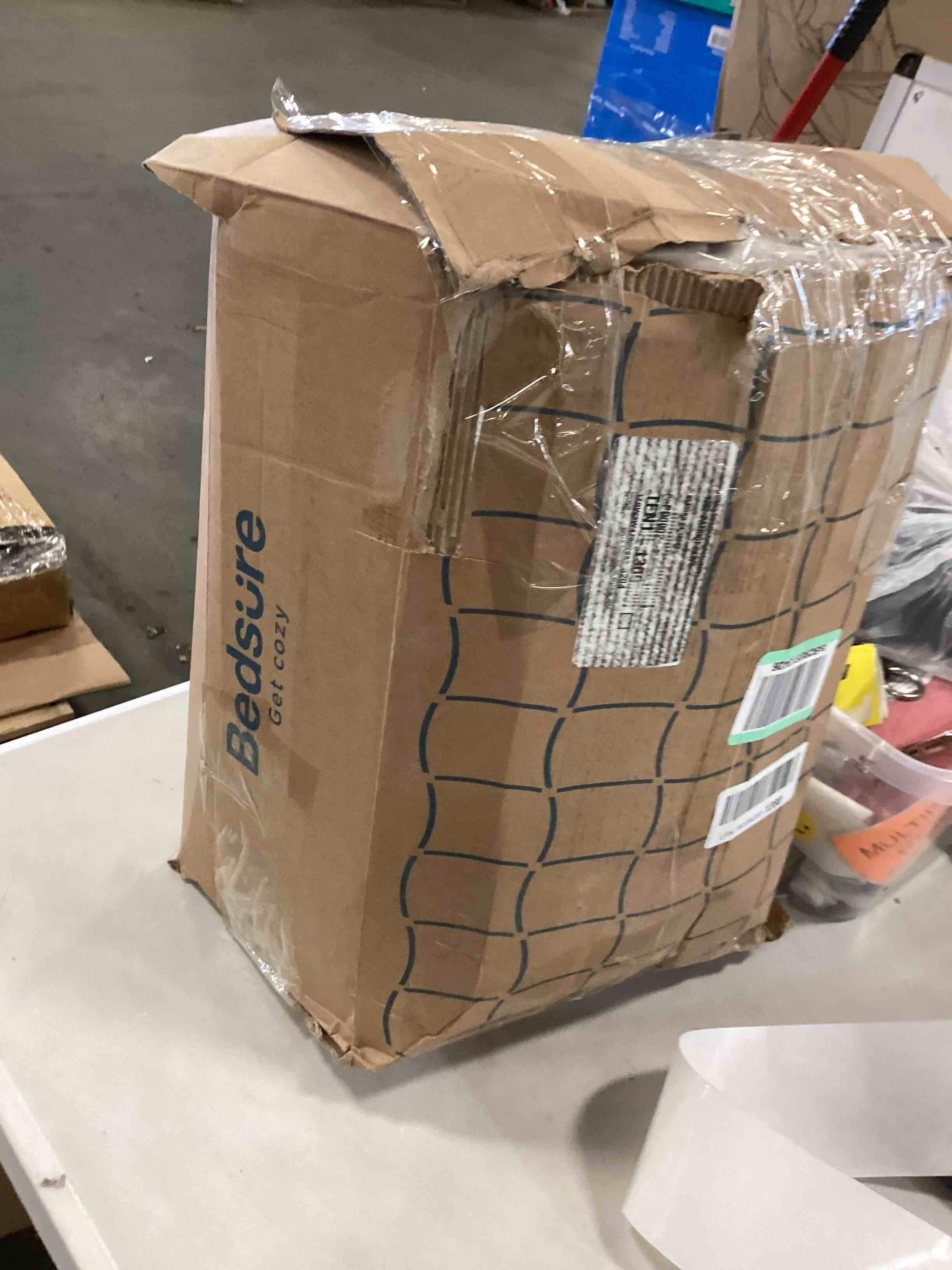https://s3.amazonaws.com/lotting-images-prod/bidfta/TEA0036634_1723659834217.jpeg
