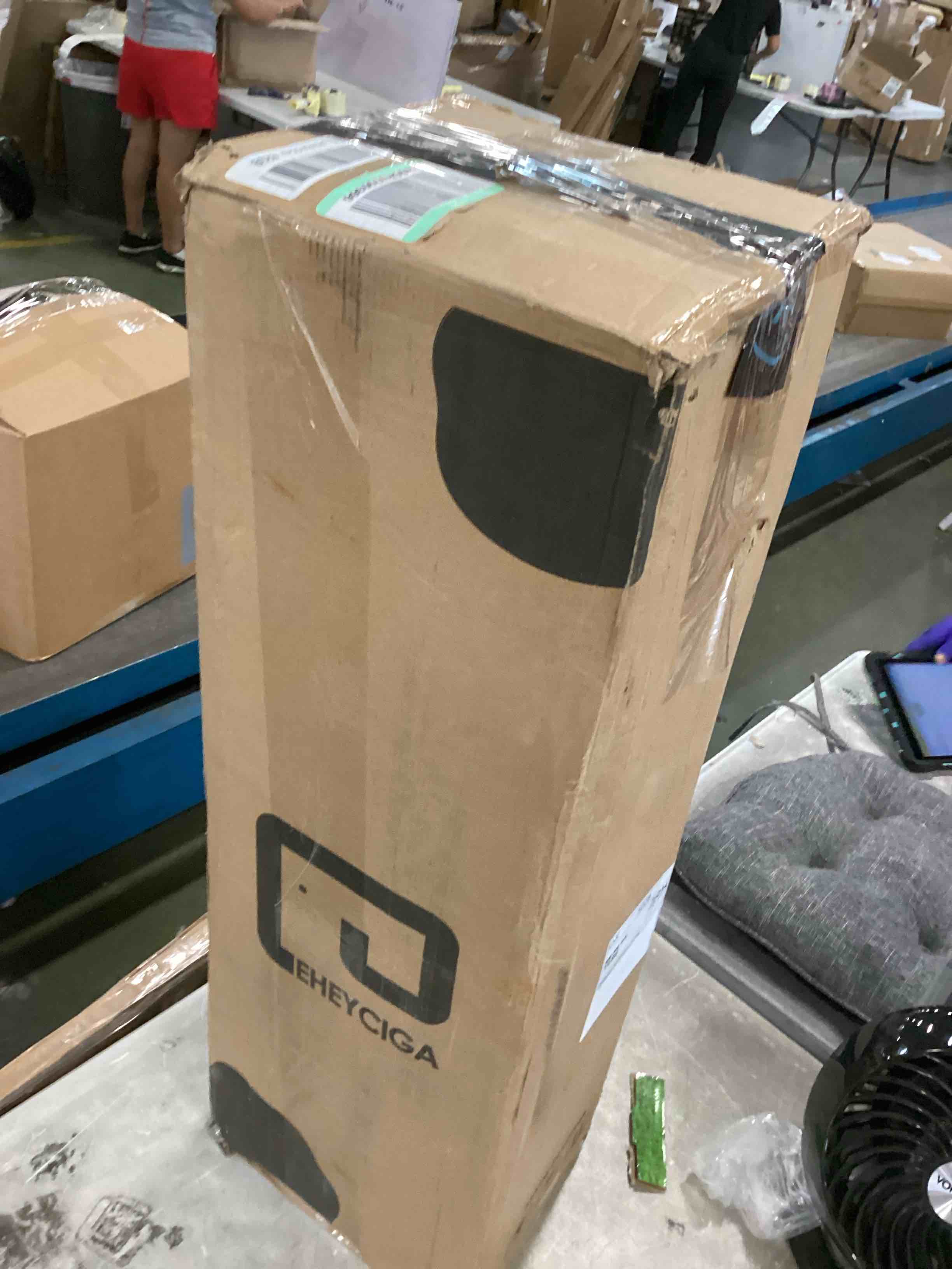https://s3.amazonaws.com/lotting-images-prod/bidfta/TEA0036887_1723572576355.jpeg