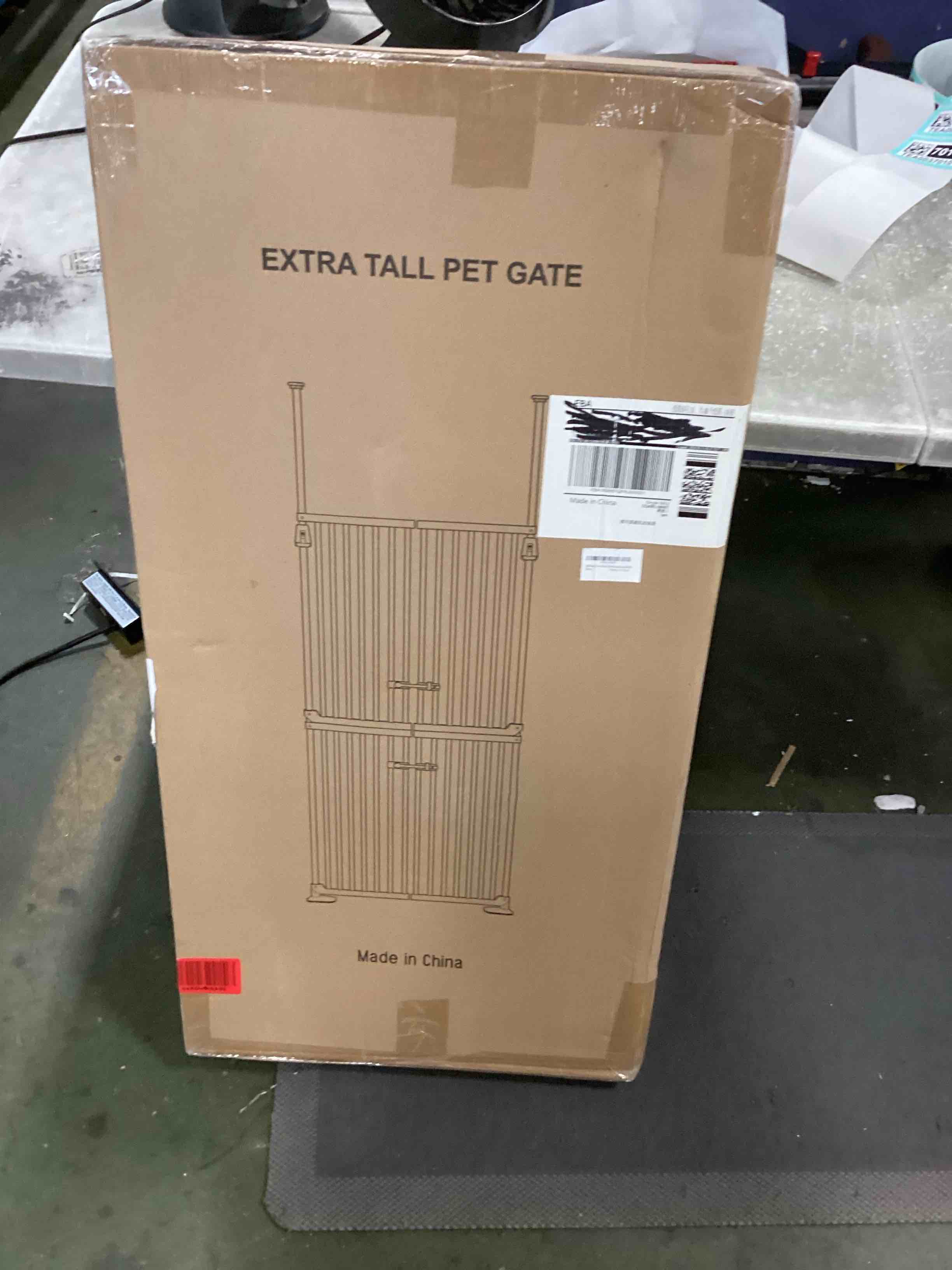 https://s3.amazonaws.com/lotting-images-prod/bidfta/TEA0037011_1723555133319.jpeg