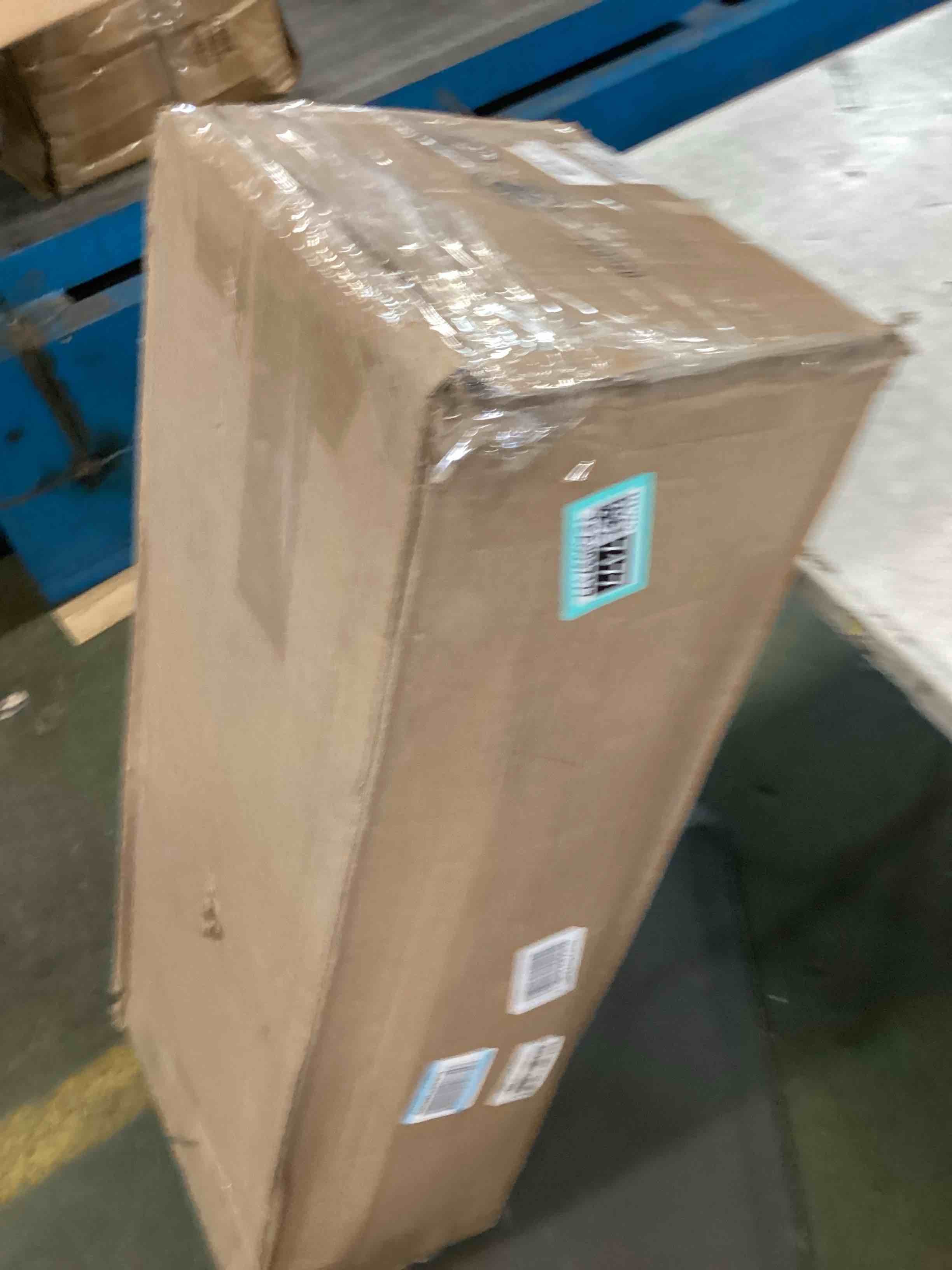 https://s3.amazonaws.com/lotting-images-prod/bidfta/TEA0037177_1723477907995.jpeg