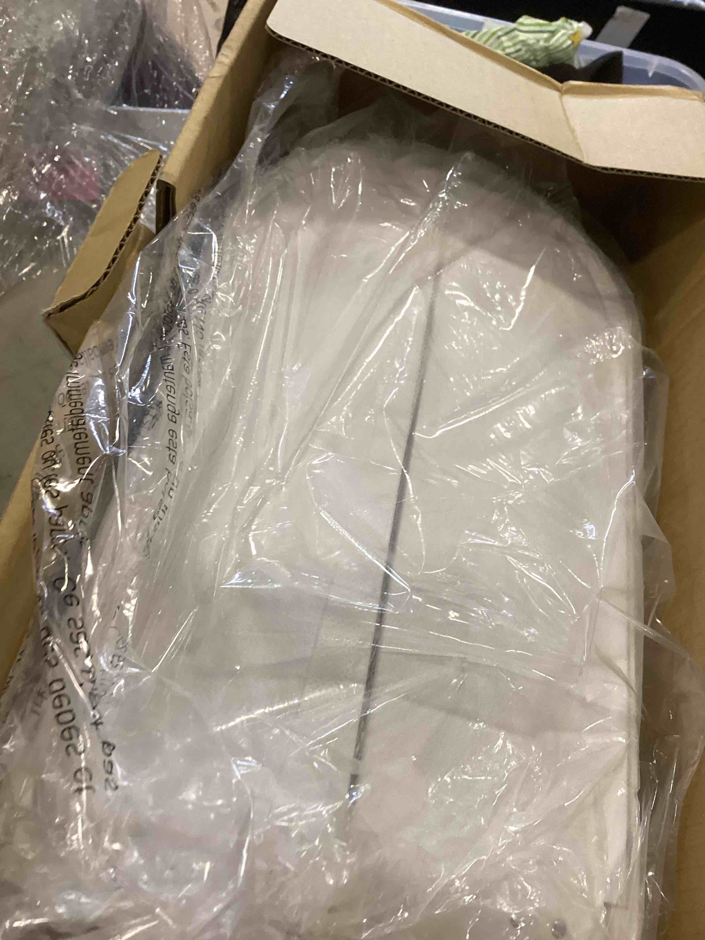 https://s3.amazonaws.com/lotting-images-prod/bidfta/TEA0037379_1723220283454.jpeg