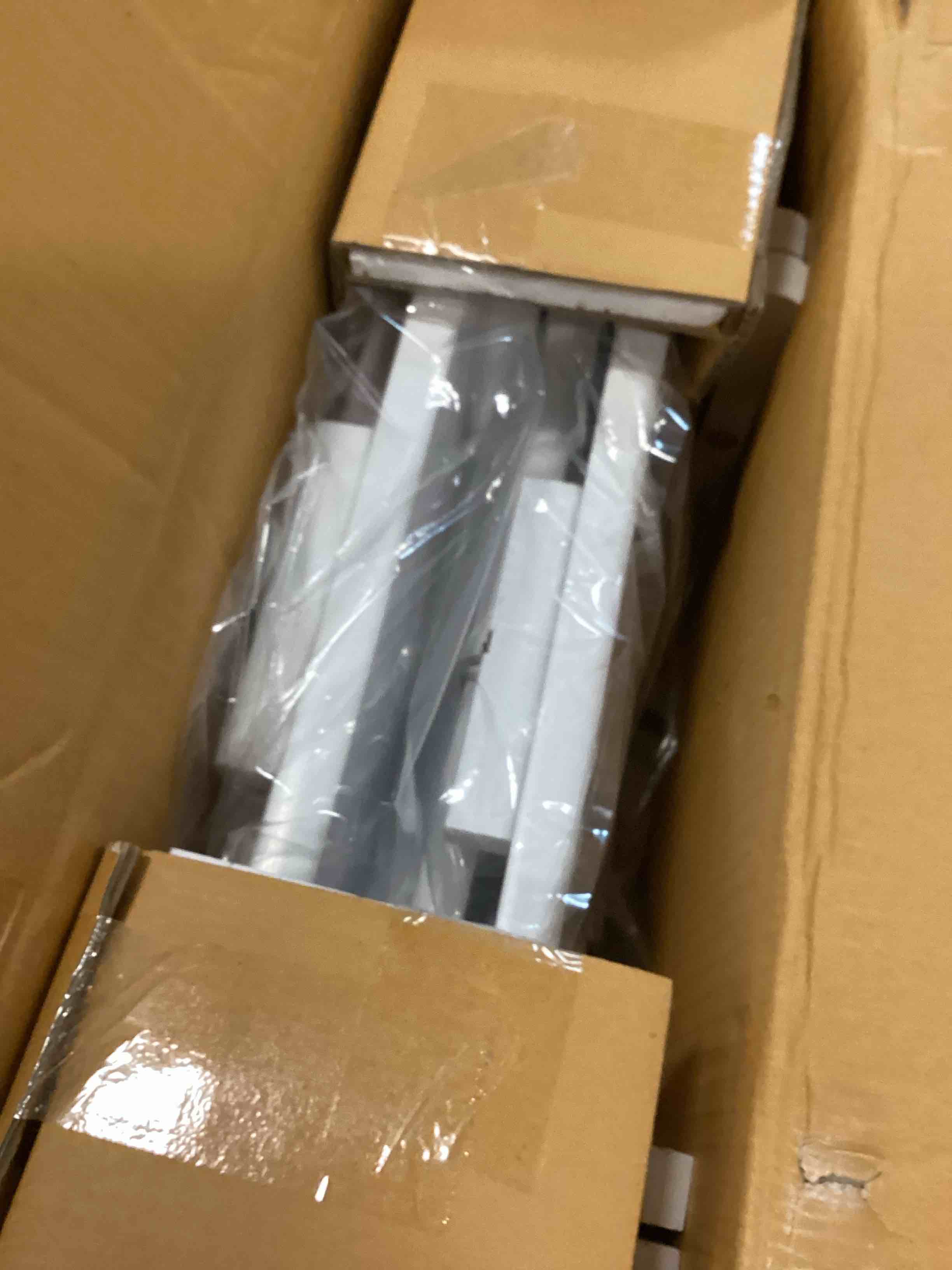 https://s3.amazonaws.com/lotting-images-prod/bidfta/TEA0037657_1723129691829.jpeg