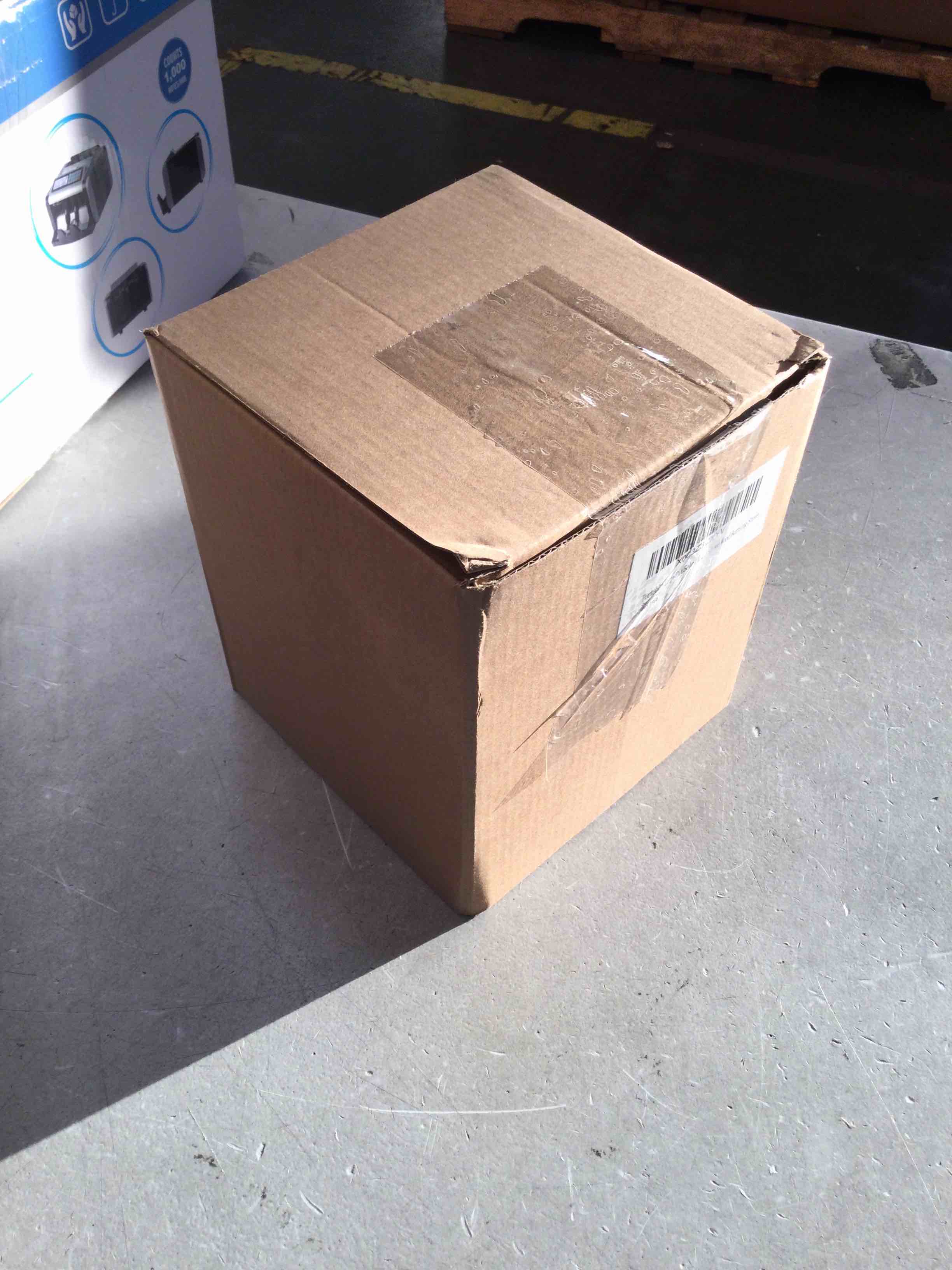 https://s3.amazonaws.com/lotting-images-prod/bidfta/TEA0044467_1726488715391.jpeg