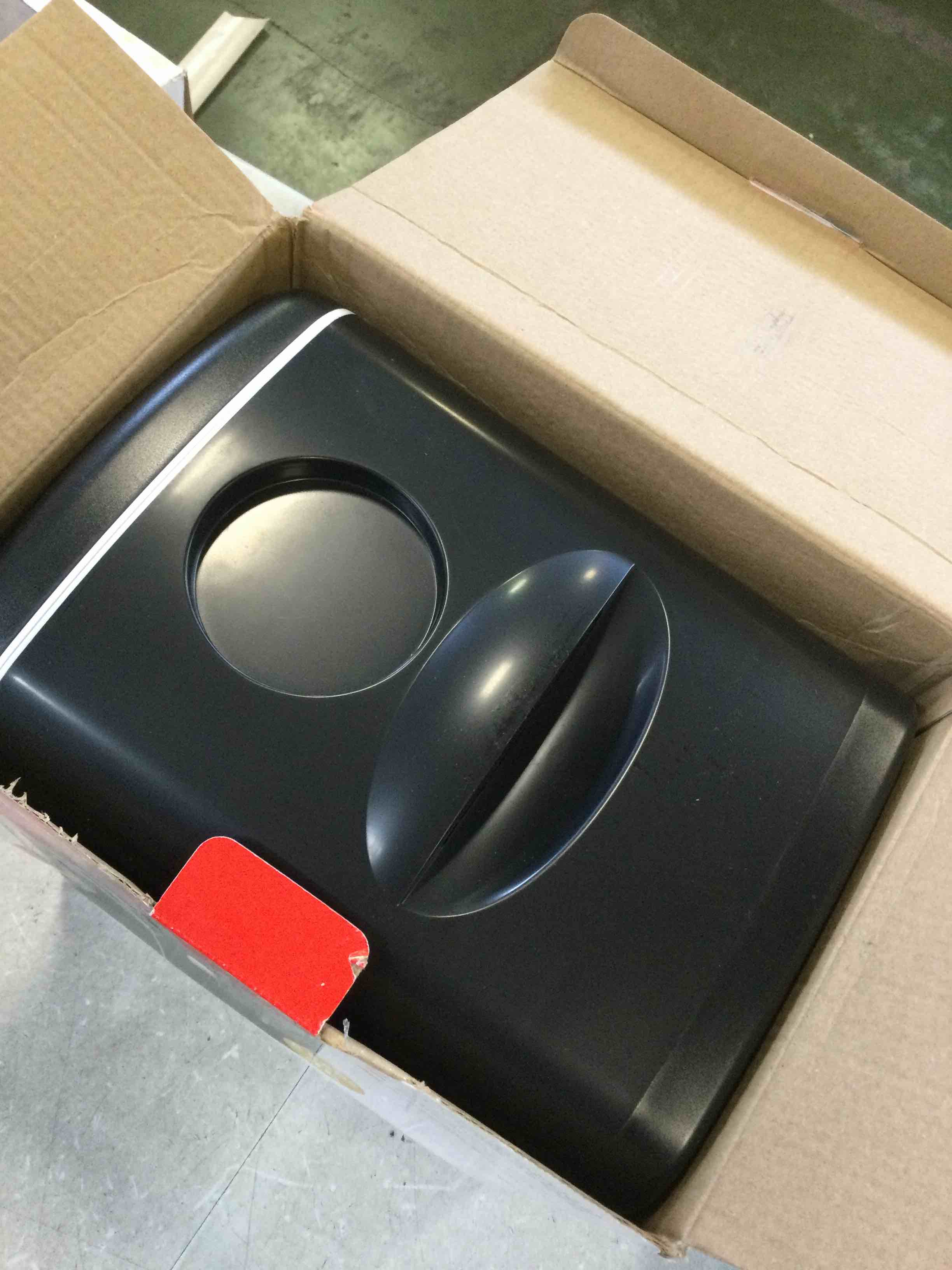 https://s3.amazonaws.com/lotting-images-prod/bidfta/TEA0044620_1726247238801.jpeg