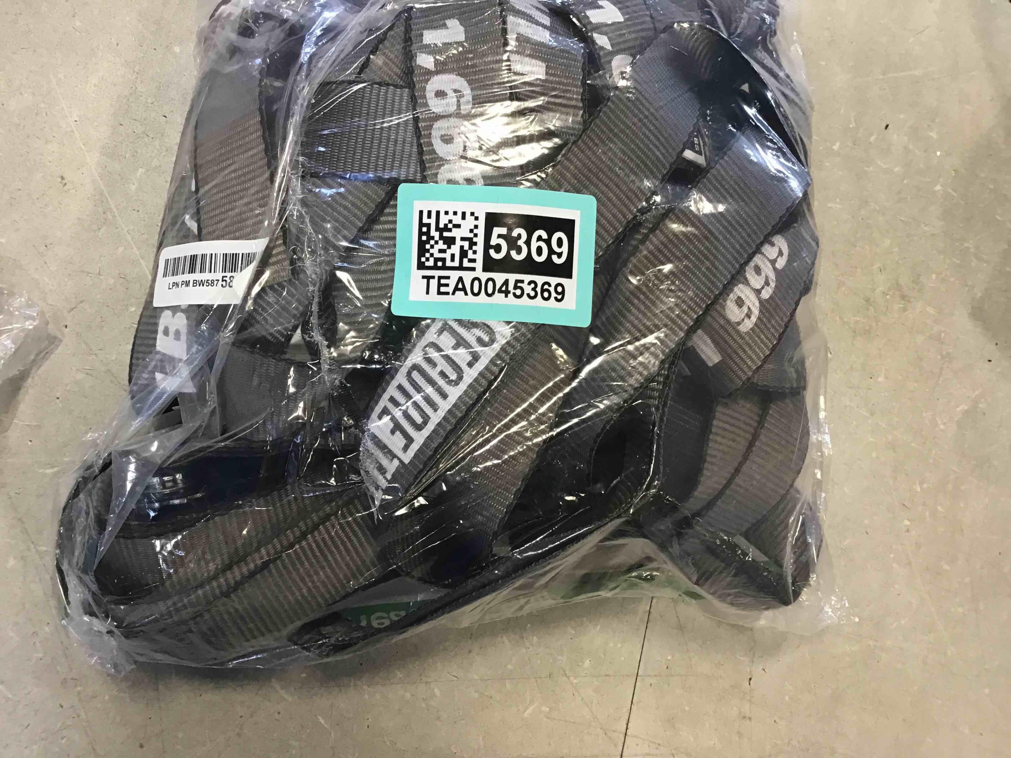 https://s3.amazonaws.com/lotting-images-prod/bidfta/TEA0045369_1725982781285.jpeg