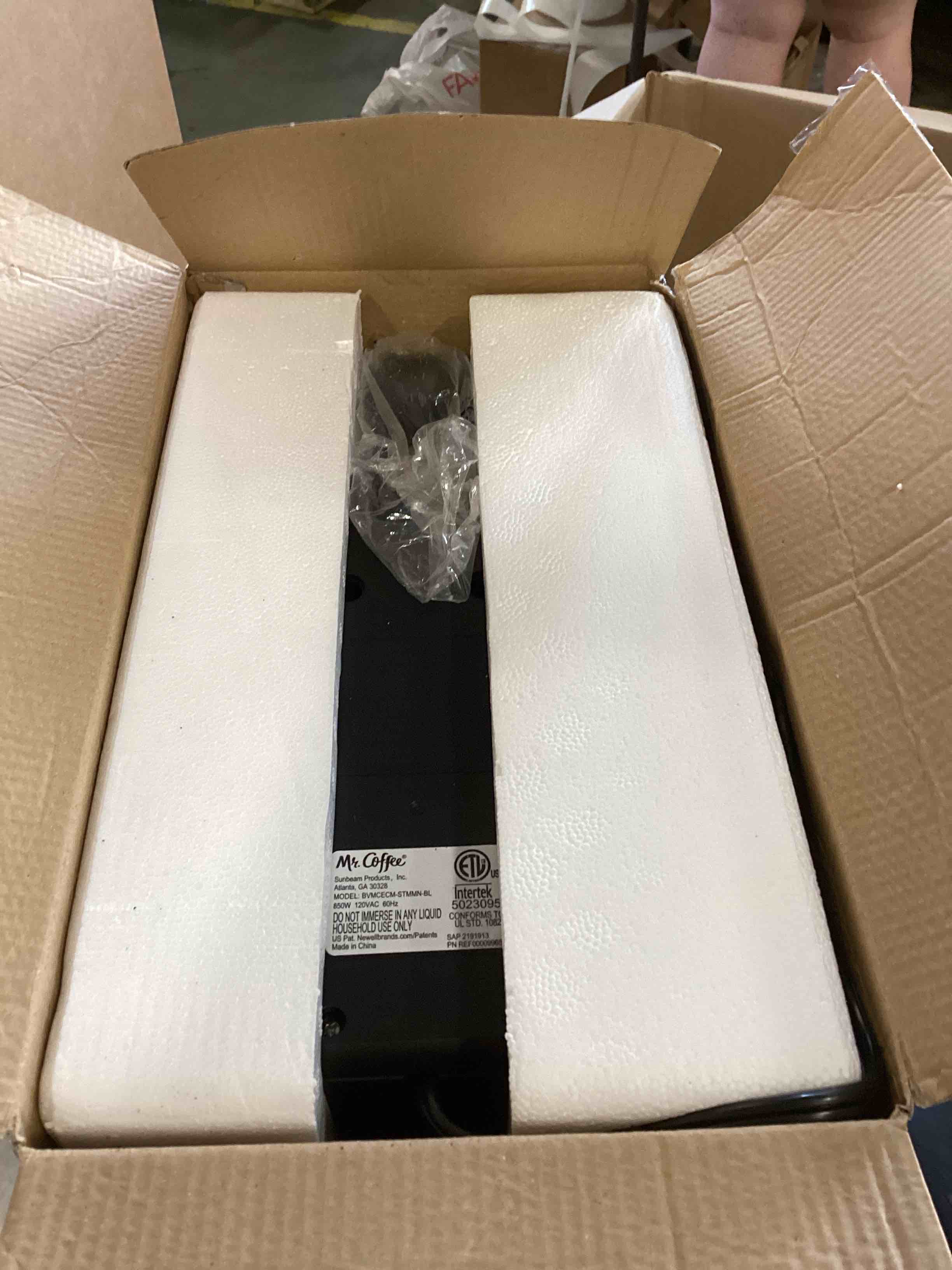 https://s3.amazonaws.com/lotting-images-prod/bidfta/TEA0045867_1724081584089.jpeg