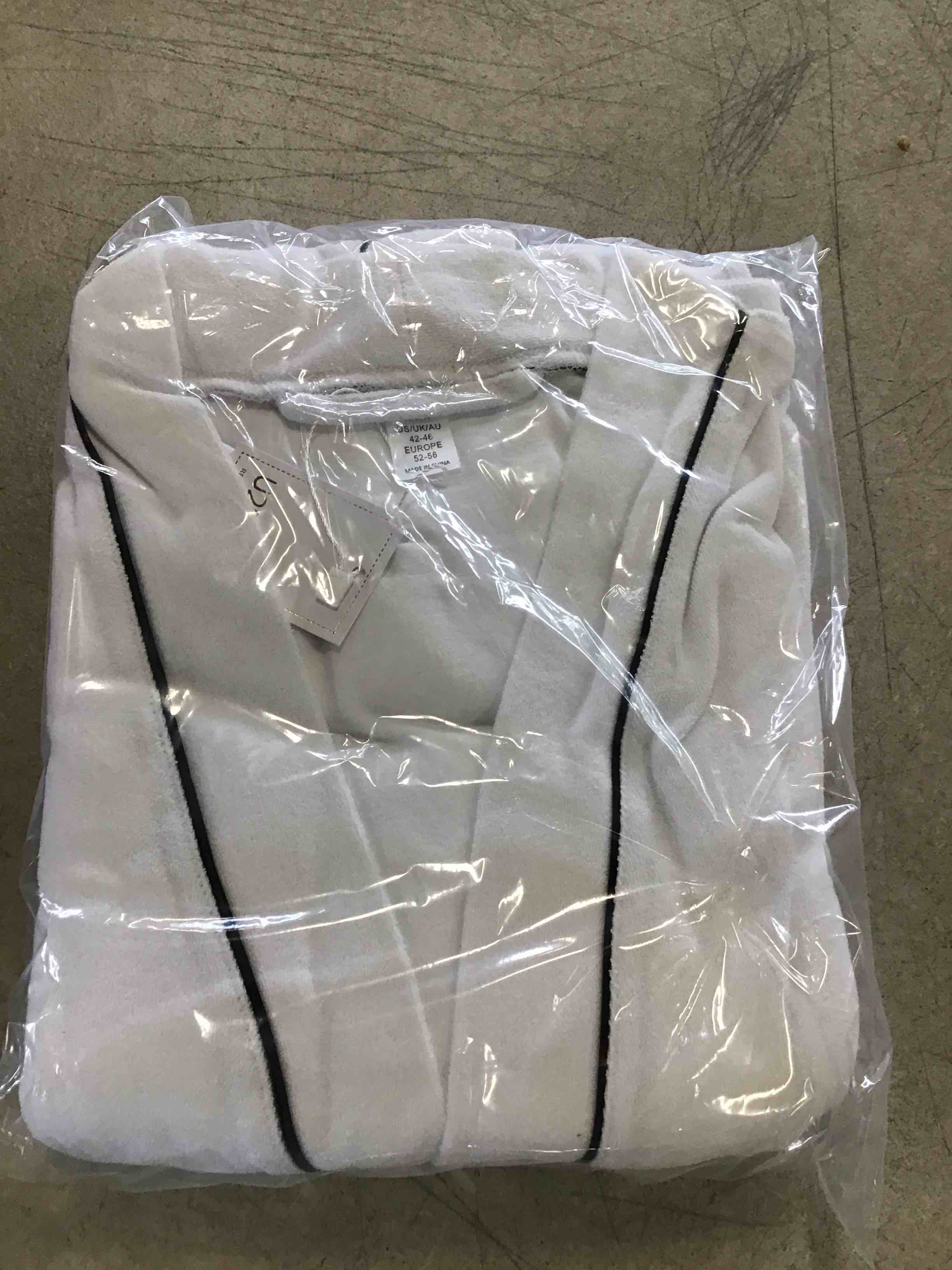 https://s3.amazonaws.com/lotting-images-prod/bidfta/TEA0047405_1723833998418.jpeg