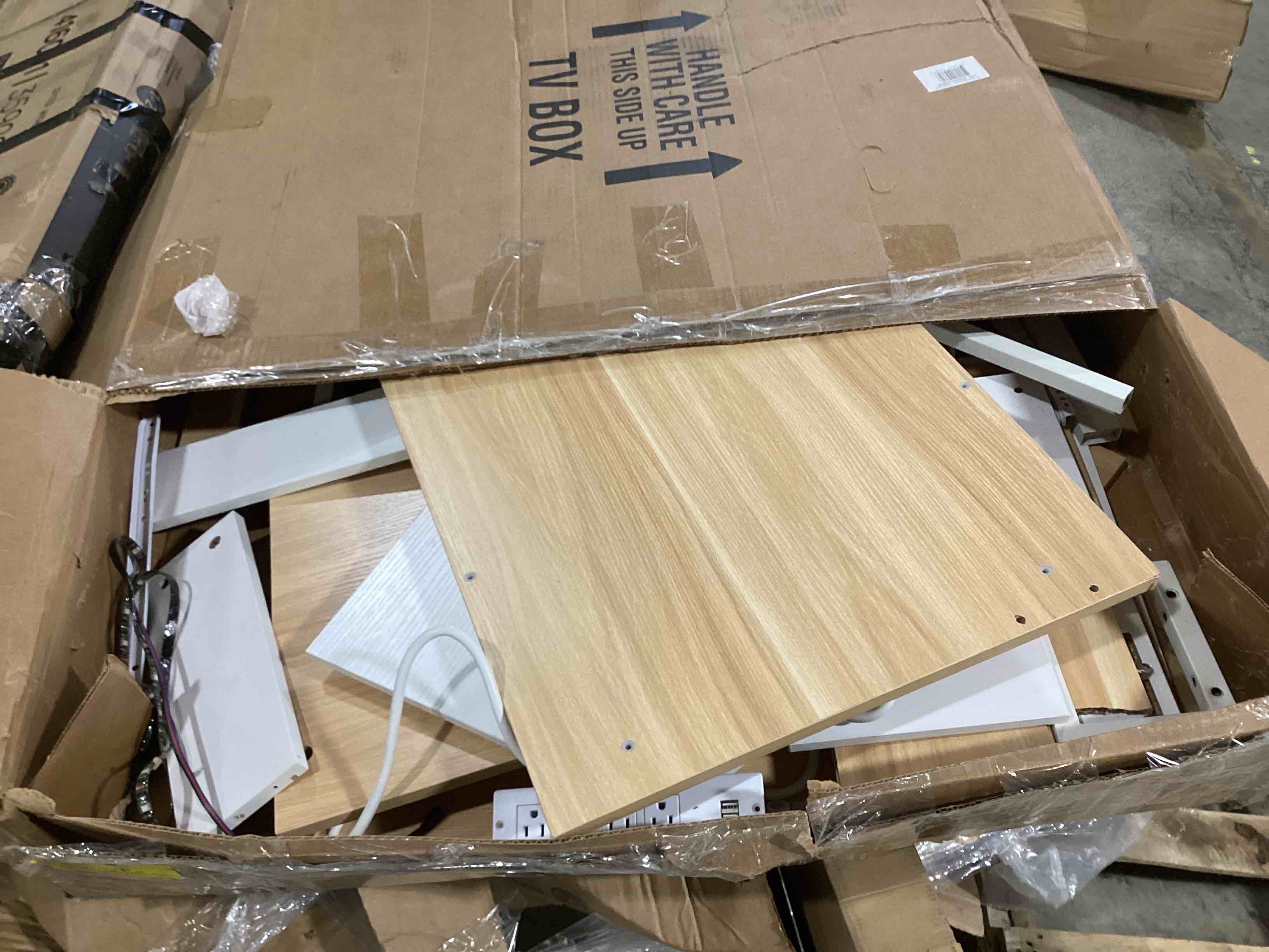 https://s3.amazonaws.com/lotting-images-prod/bidfta/TEA0049737_1737562095502.jpeg