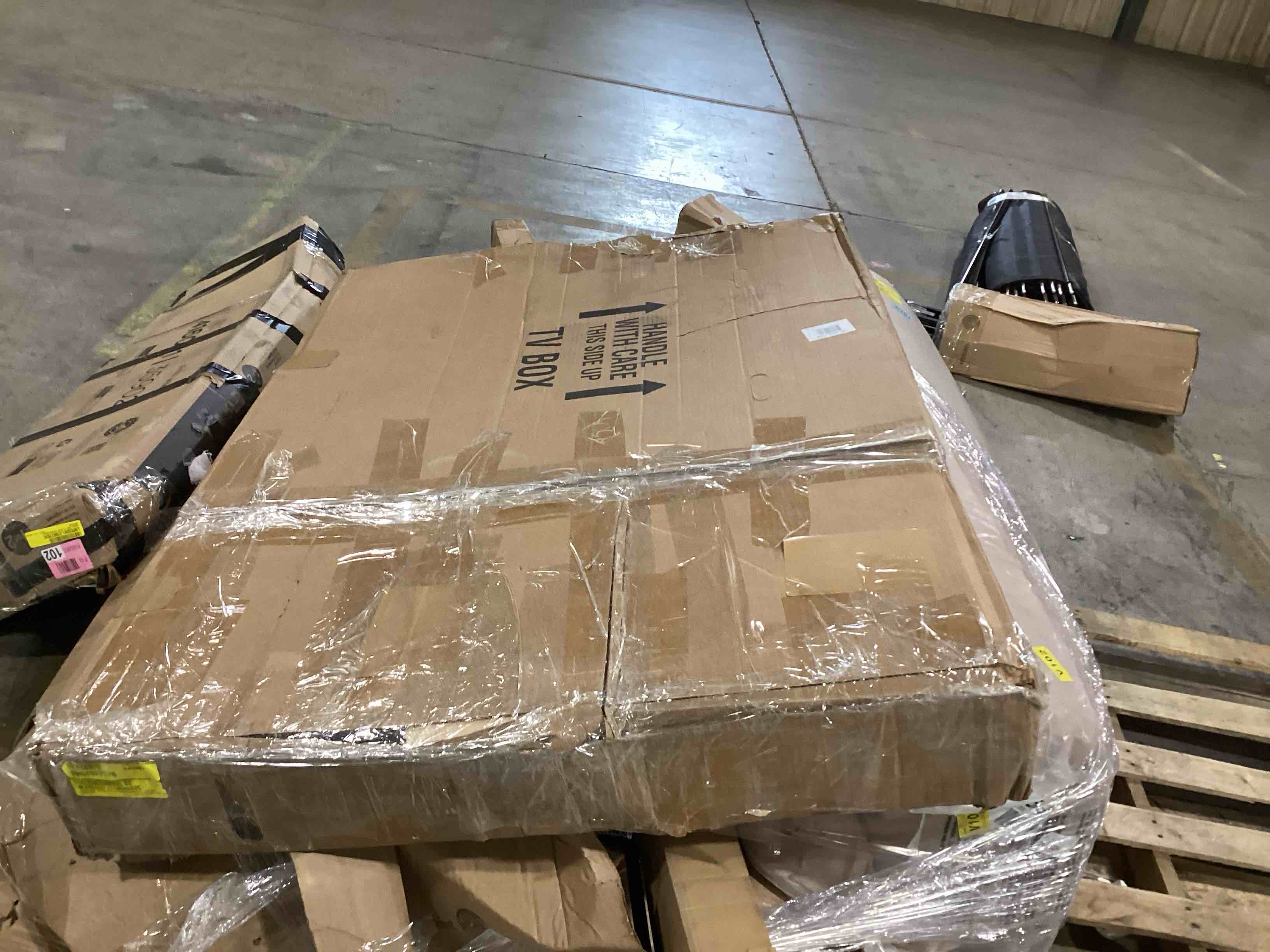 https://s3.amazonaws.com/lotting-images-prod/bidfta/TEA0049737_1737562161803.jpeg