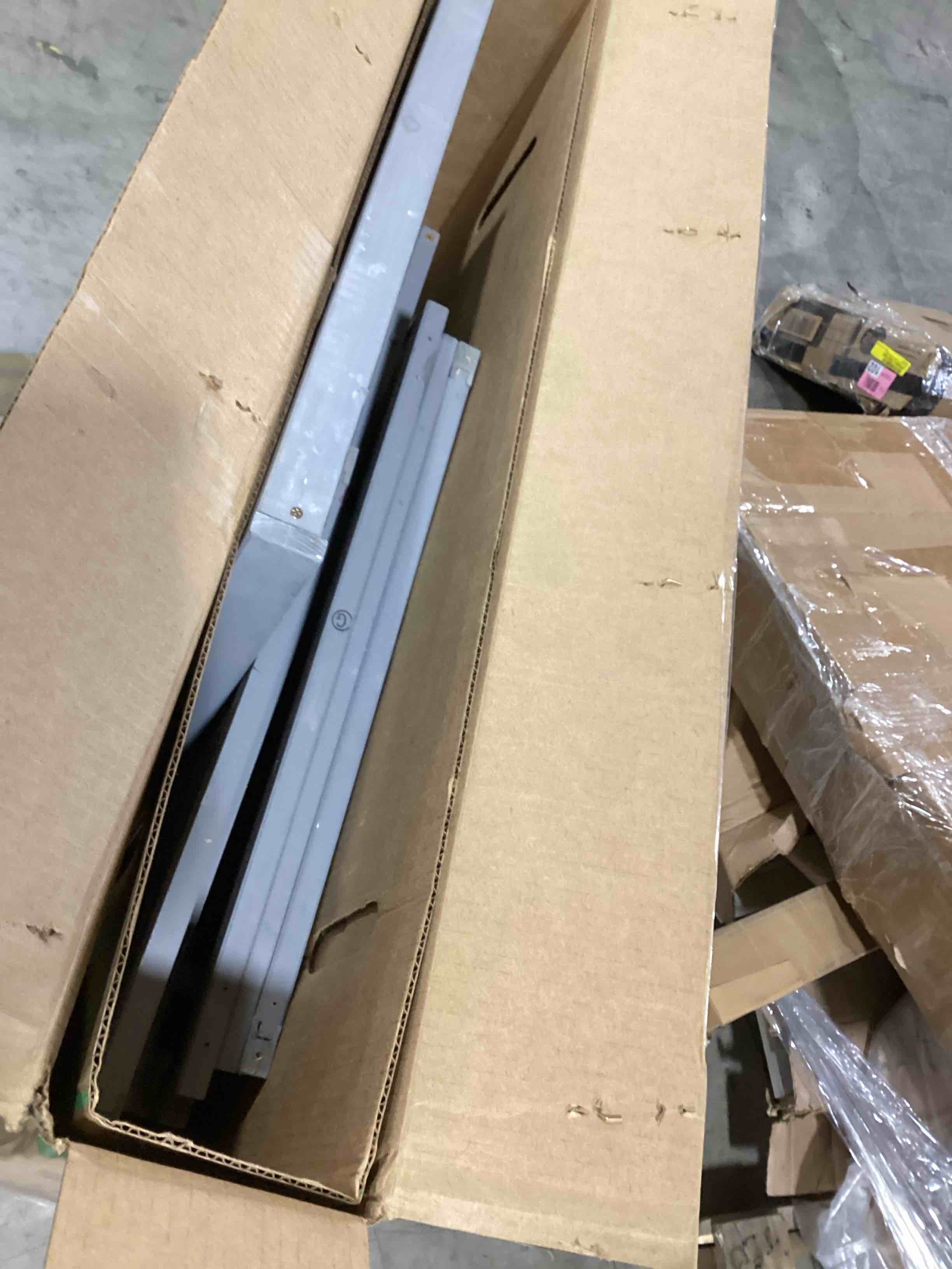 https://s3.amazonaws.com/lotting-images-prod/bidfta/TEA0049738_1737561884472.jpeg