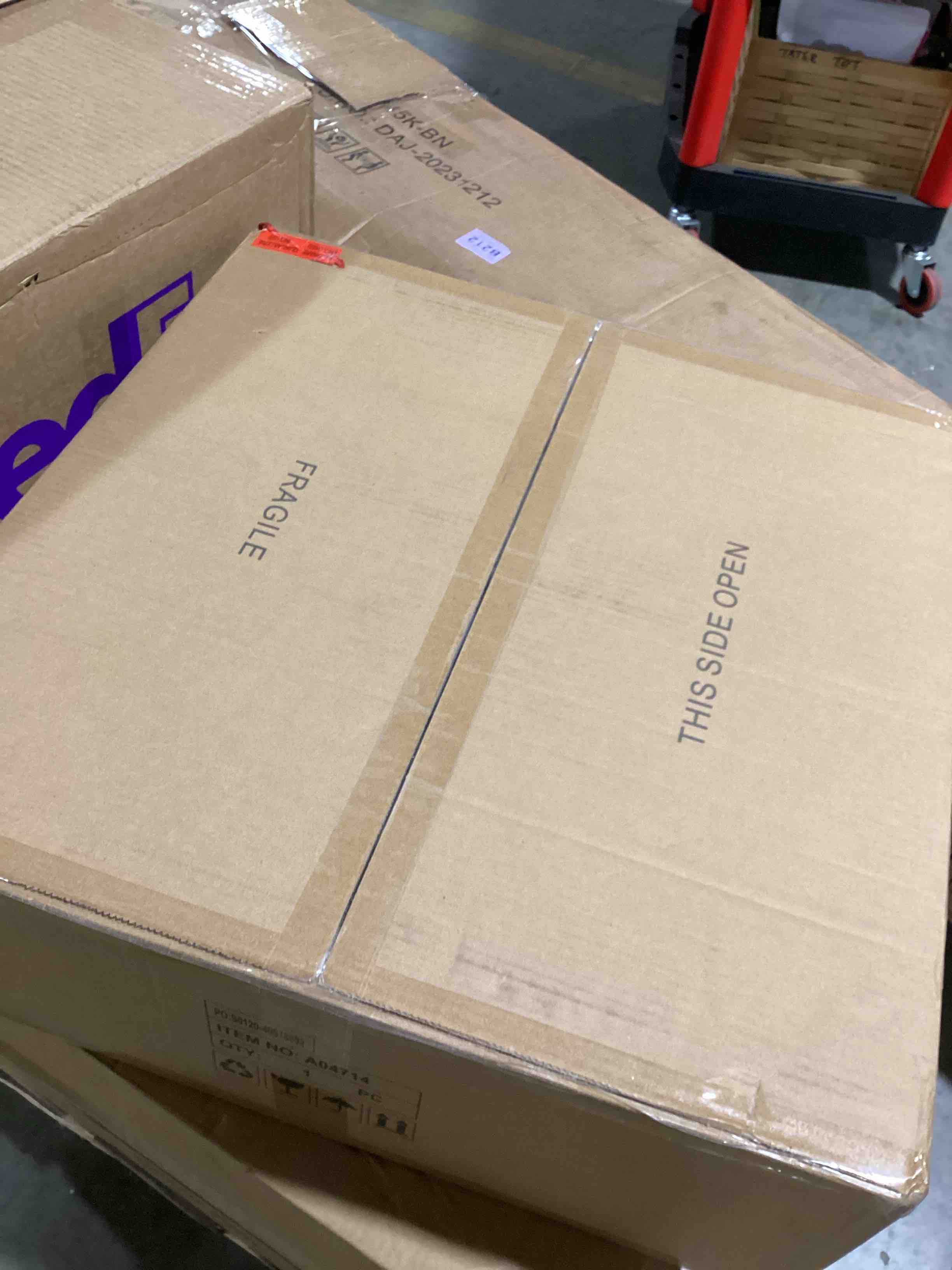 https://s3.amazonaws.com/lotting-images-prod/bidfta/TEA0055916_1734717433181.jpeg
