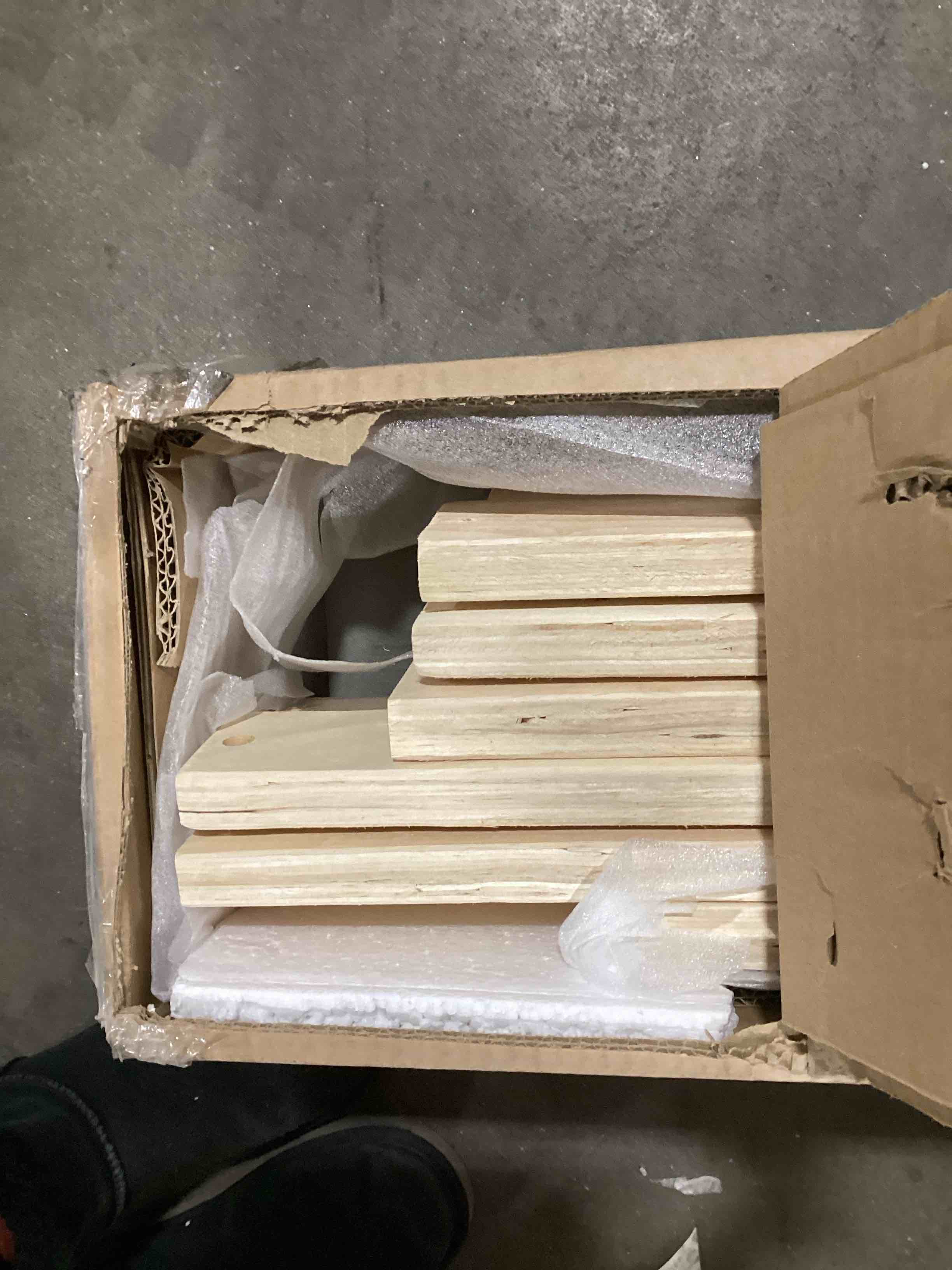 https://s3.amazonaws.com/lotting-images-prod/bidfta/TEA0058838_1737725363949.jpeg