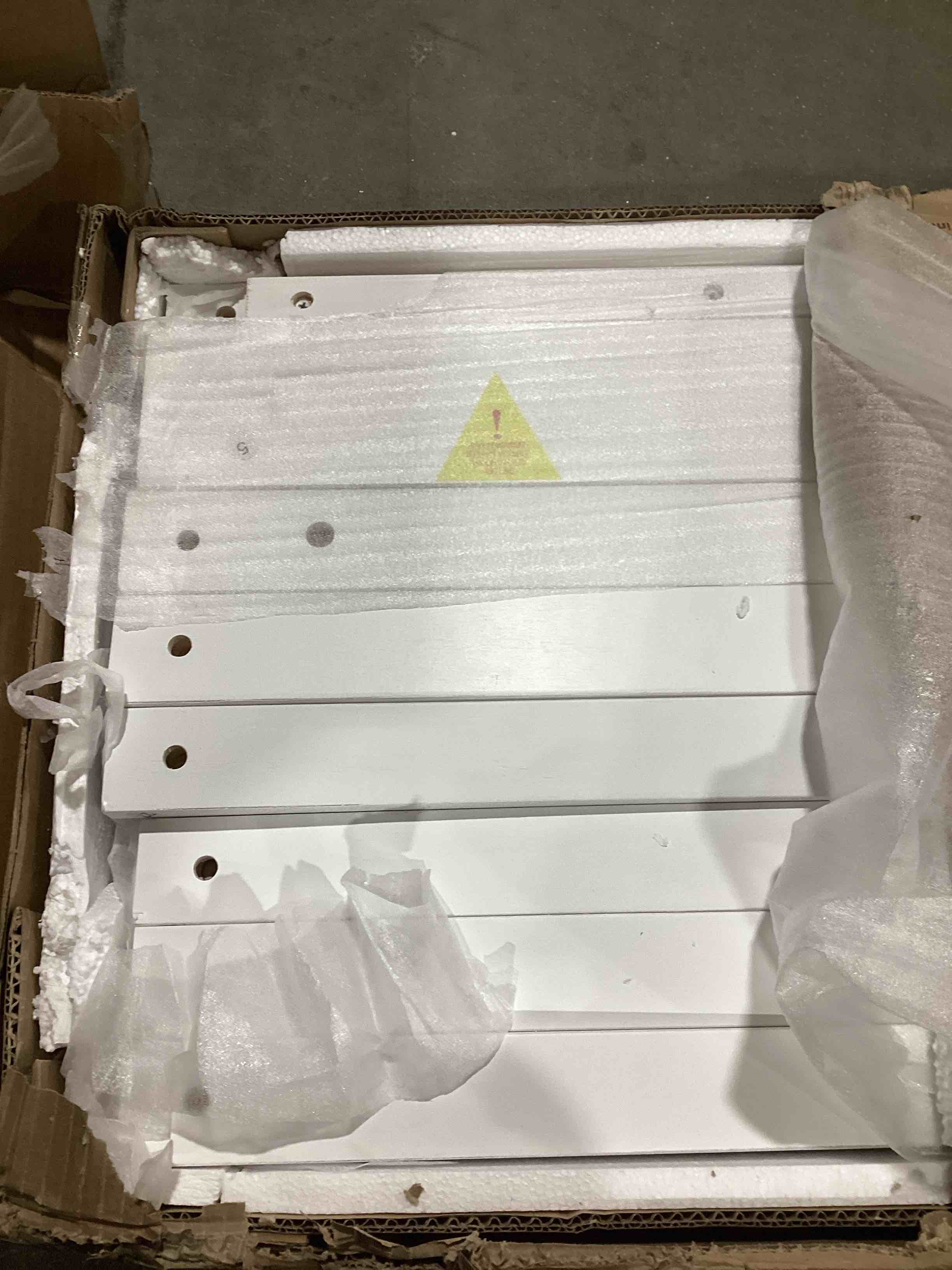 https://s3.amazonaws.com/lotting-images-prod/bidfta/TEA0058850_1737724828842.jpeg