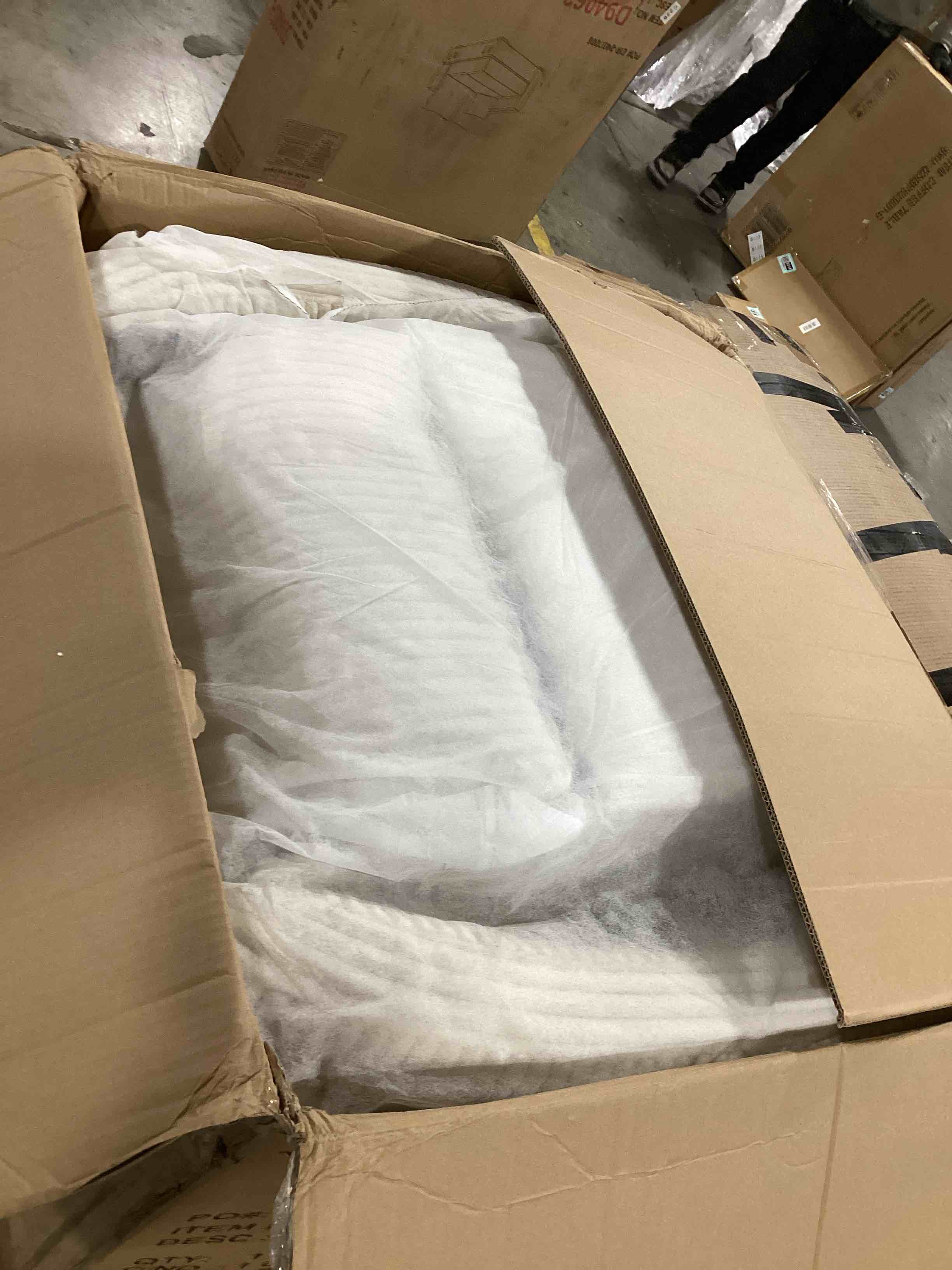https://s3.amazonaws.com/lotting-images-prod/bidfta/TEA0059037_1737567598162.jpeg