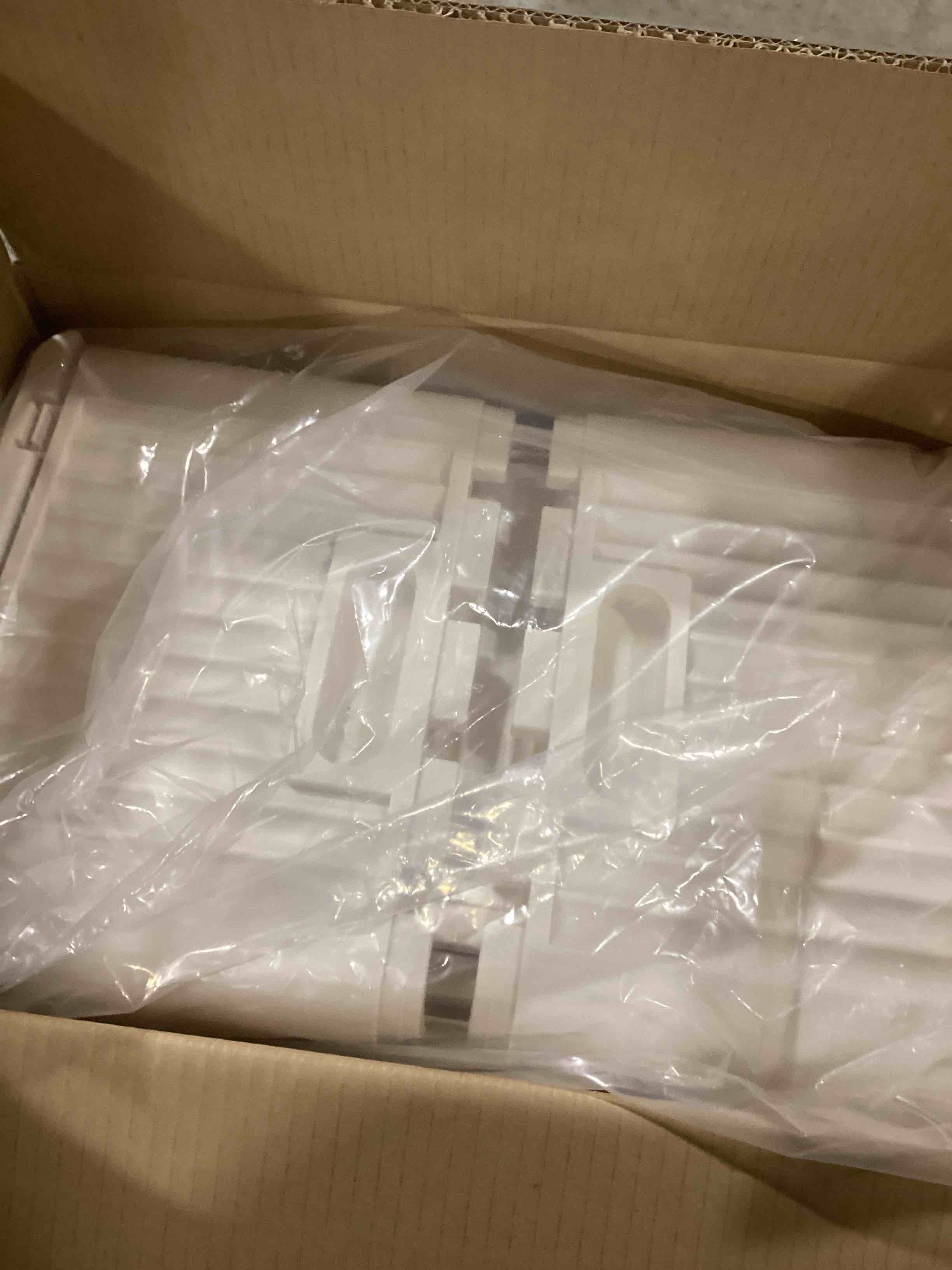https://s3.amazonaws.com/lotting-images-prod/bidfta/TEA0061218_1737563740534.jpeg