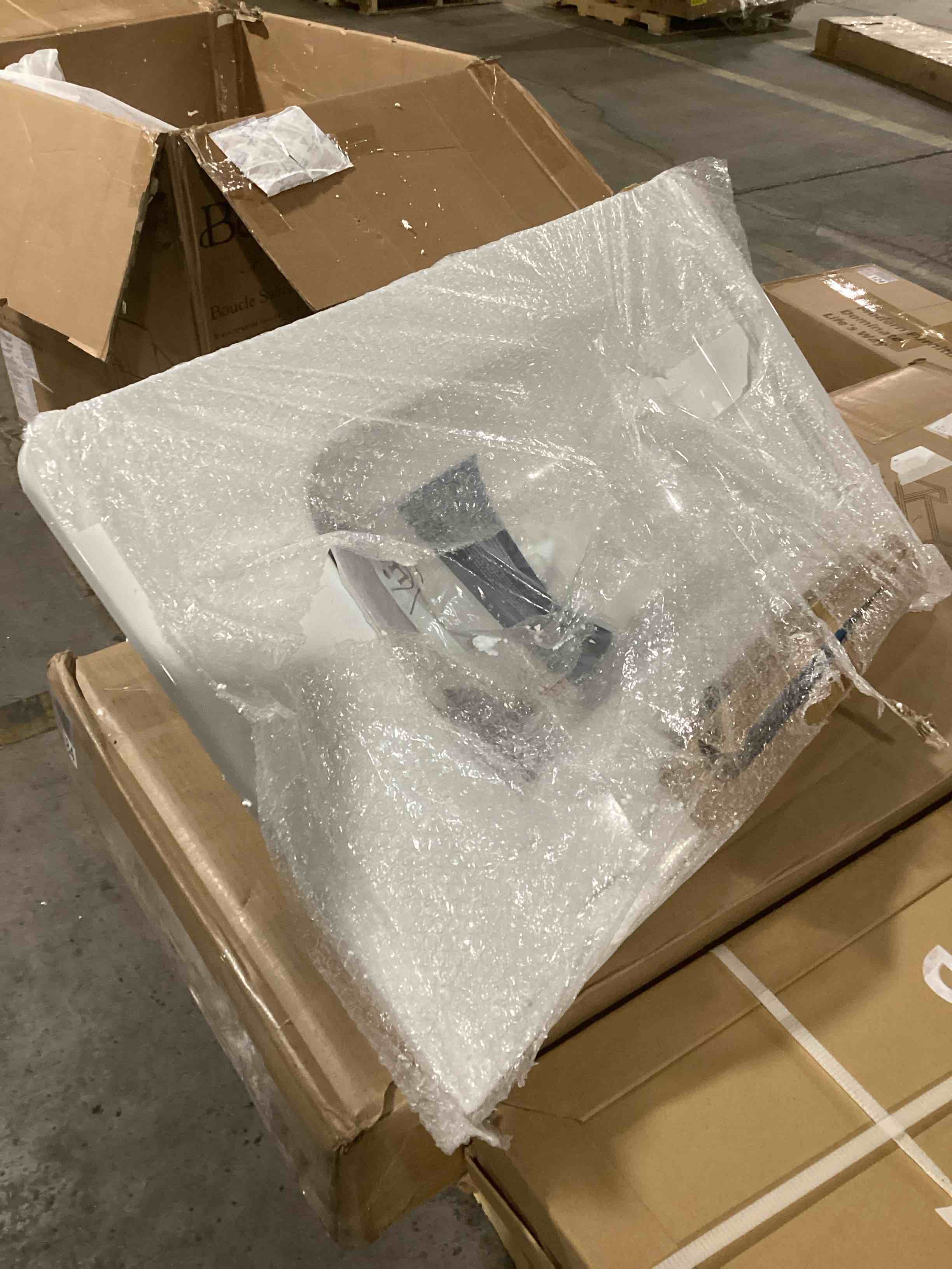 https://s3.amazonaws.com/lotting-images-prod/bidfta/TEA0067256_1738259915648.jpeg