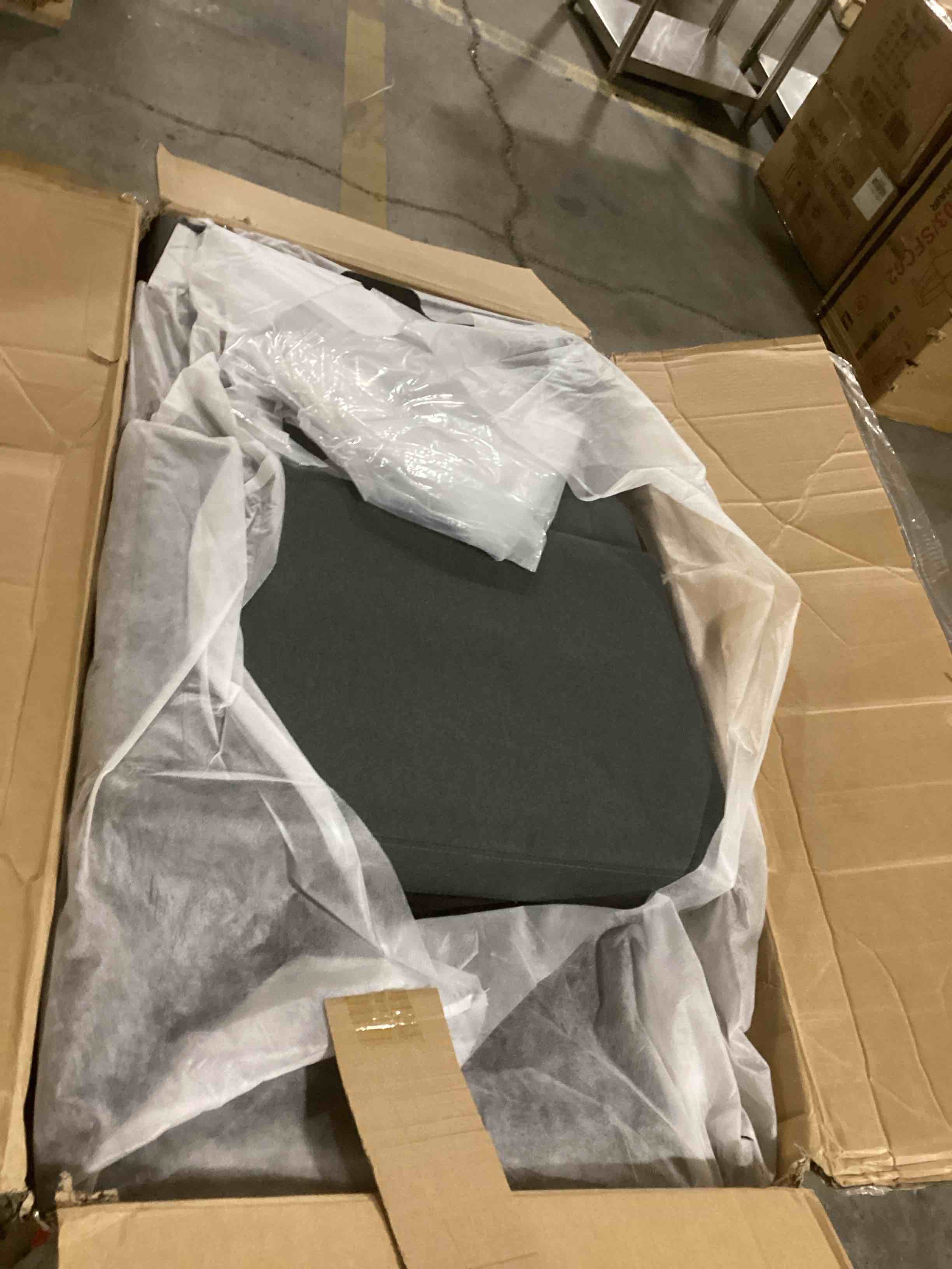 https://s3.amazonaws.com/lotting-images-prod/bidfta/TEA0067281_1738247122121.jpeg