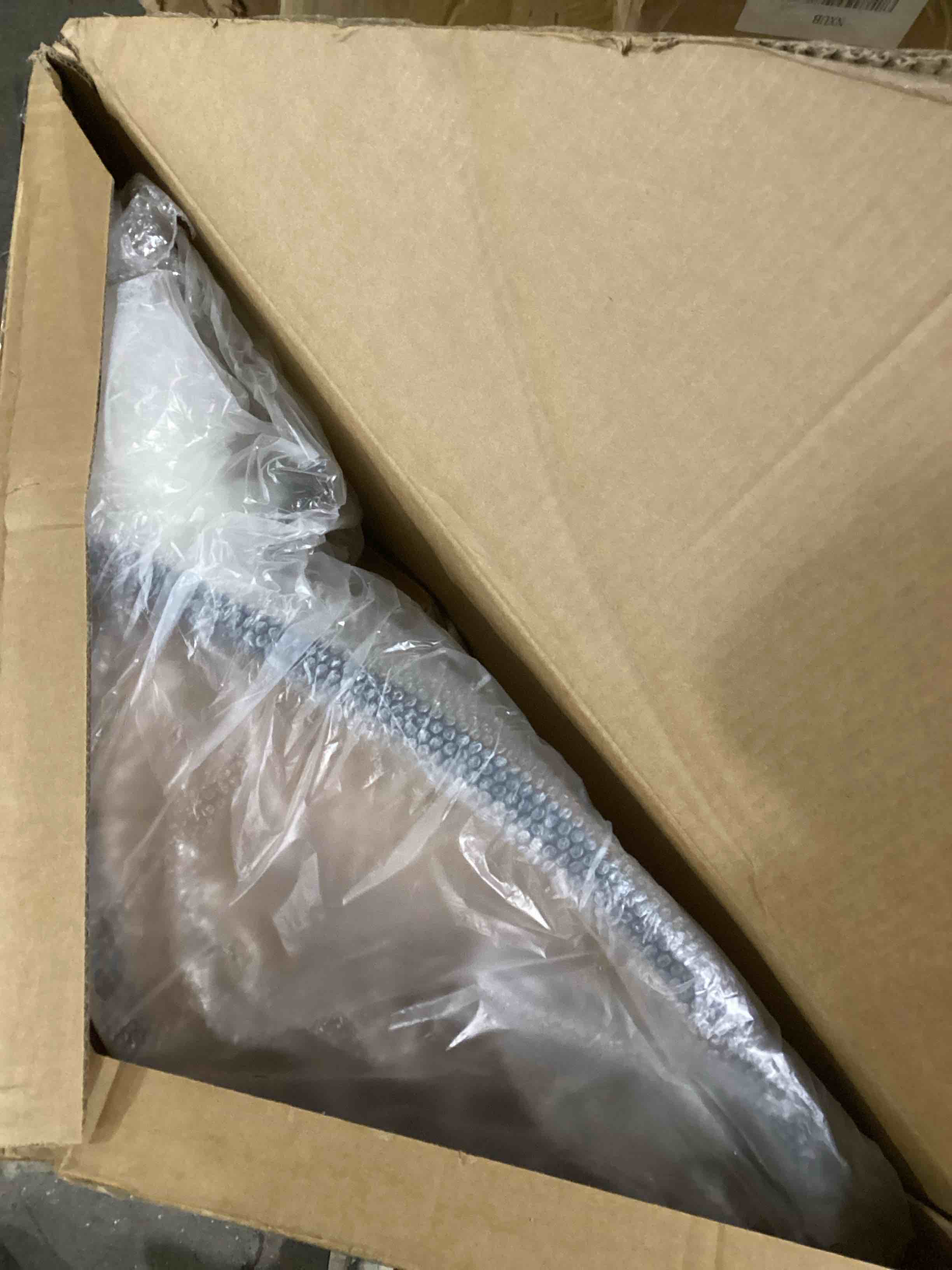 https://s3.amazonaws.com/lotting-images-prod/bidfta/TEA0067418_1738001084034.jpeg