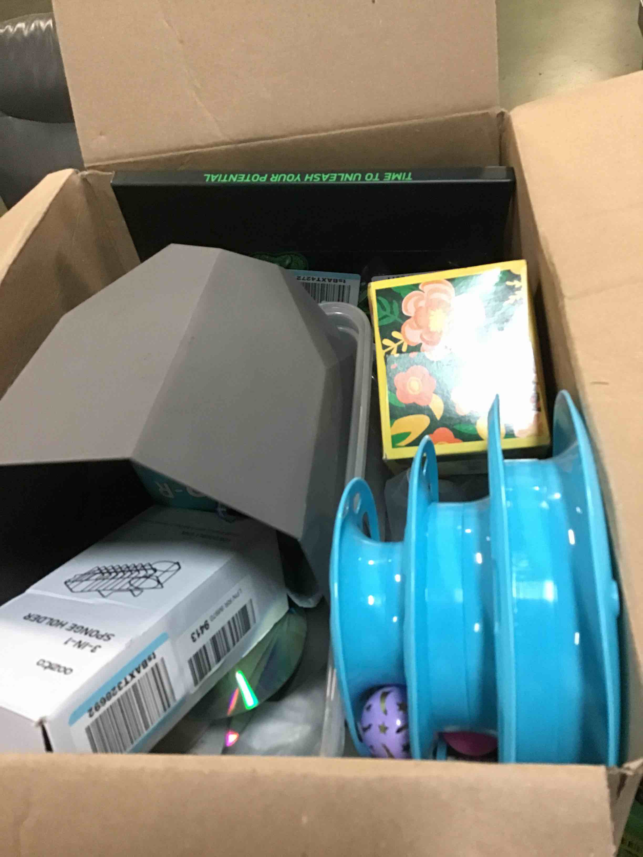 https://s3.amazonaws.com/lotting-images-prod/bidfta/TEA0084023_1723737221337.jpeg