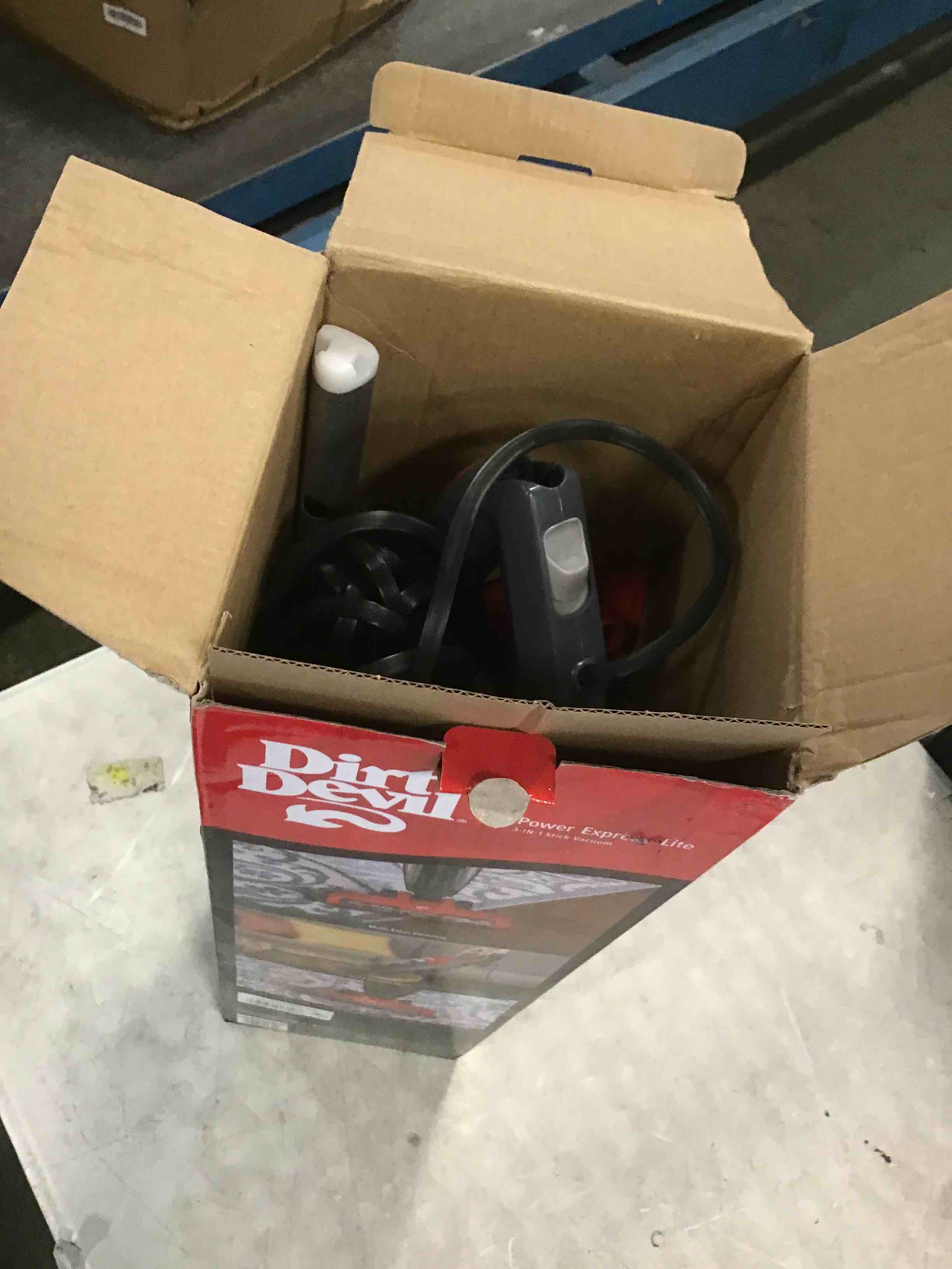 https://s3.amazonaws.com/lotting-images-prod/bidfta/TEA0084142_1723647273515.jpeg