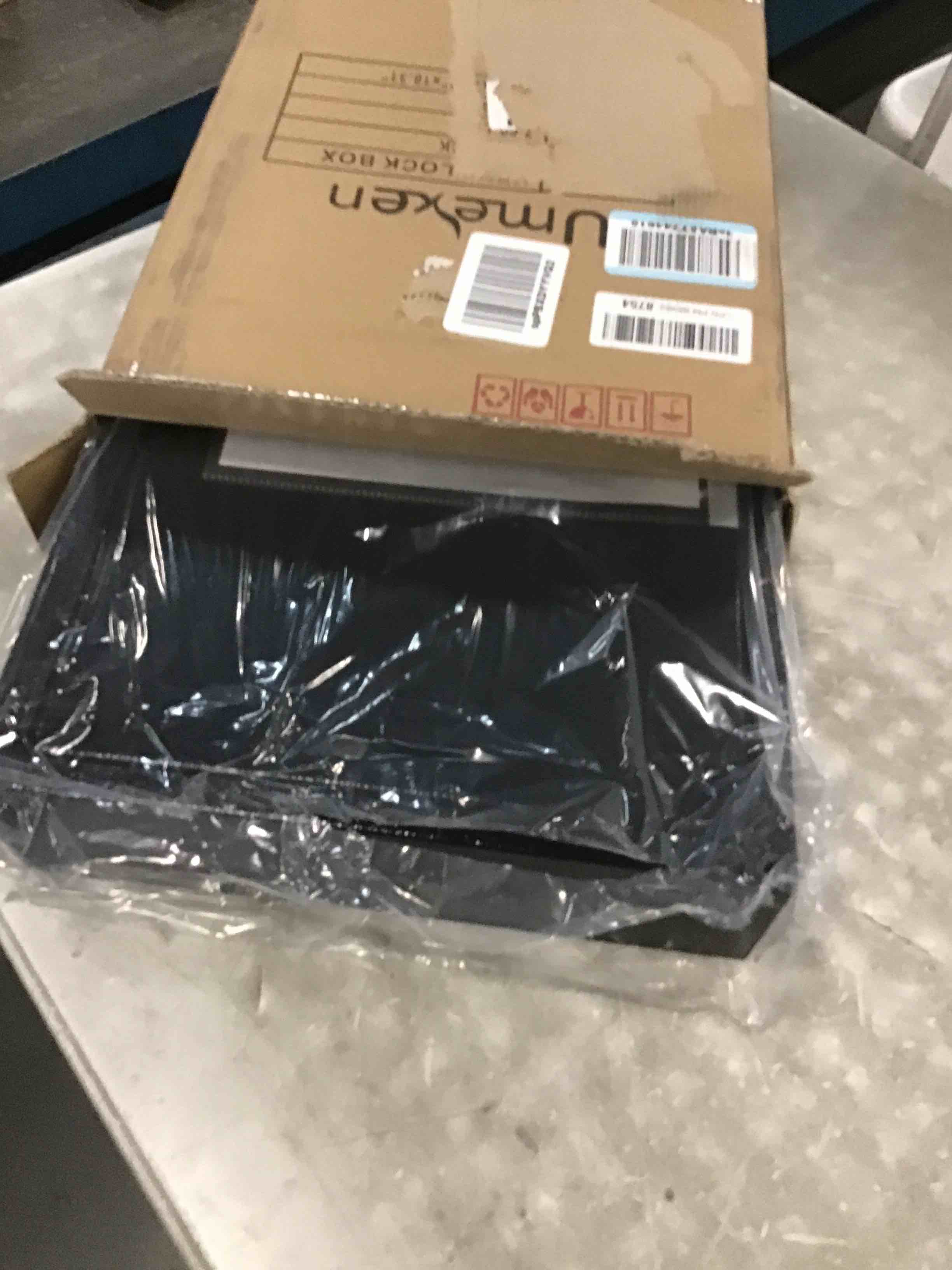 UMEKEN Key Box Wall Mount 64 Position Metal Valet Key Lock Box