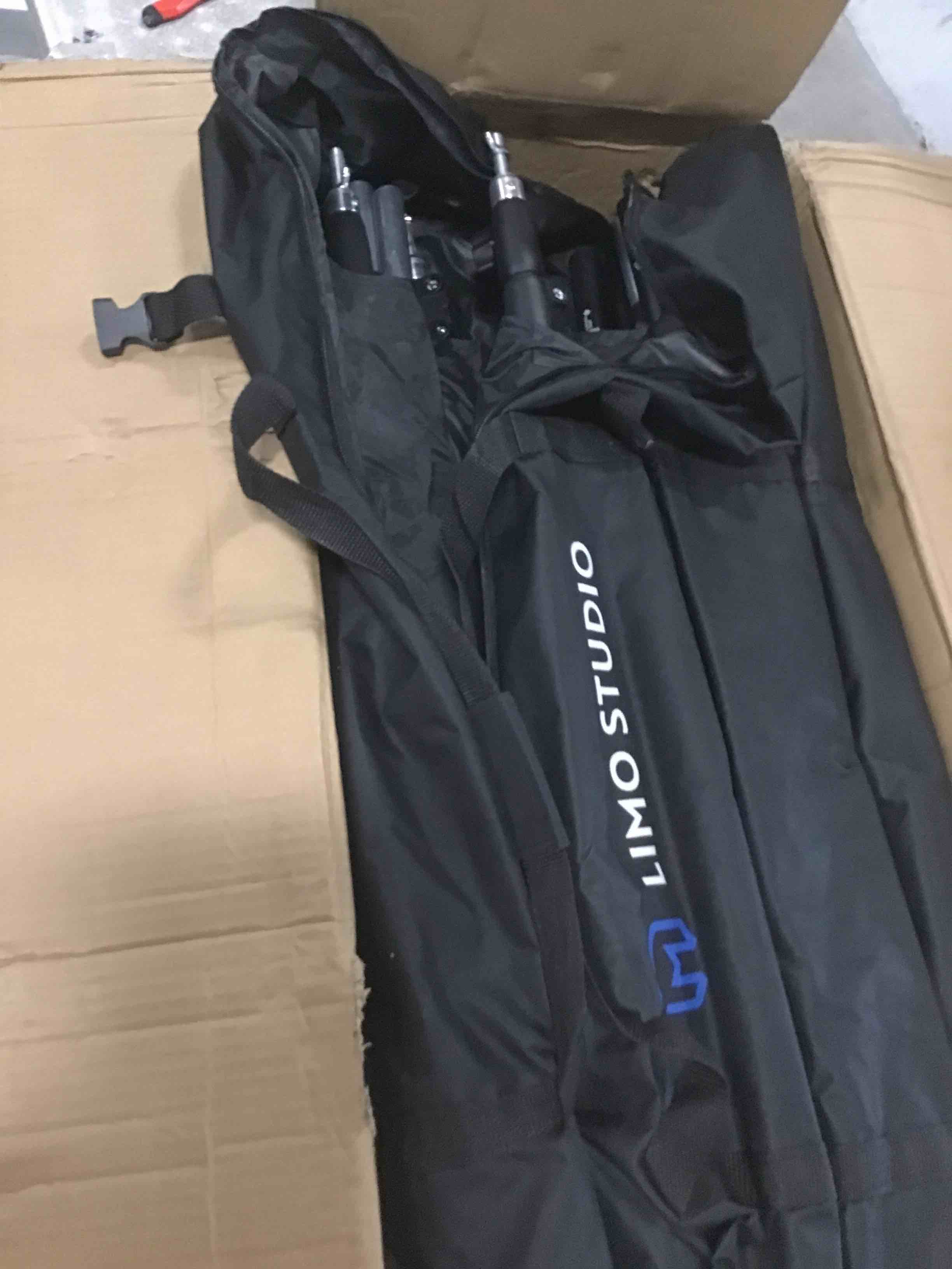 https://s3.amazonaws.com/lotting-images-prod/bidfta/TEA0084828_1724071485111.jpeg
