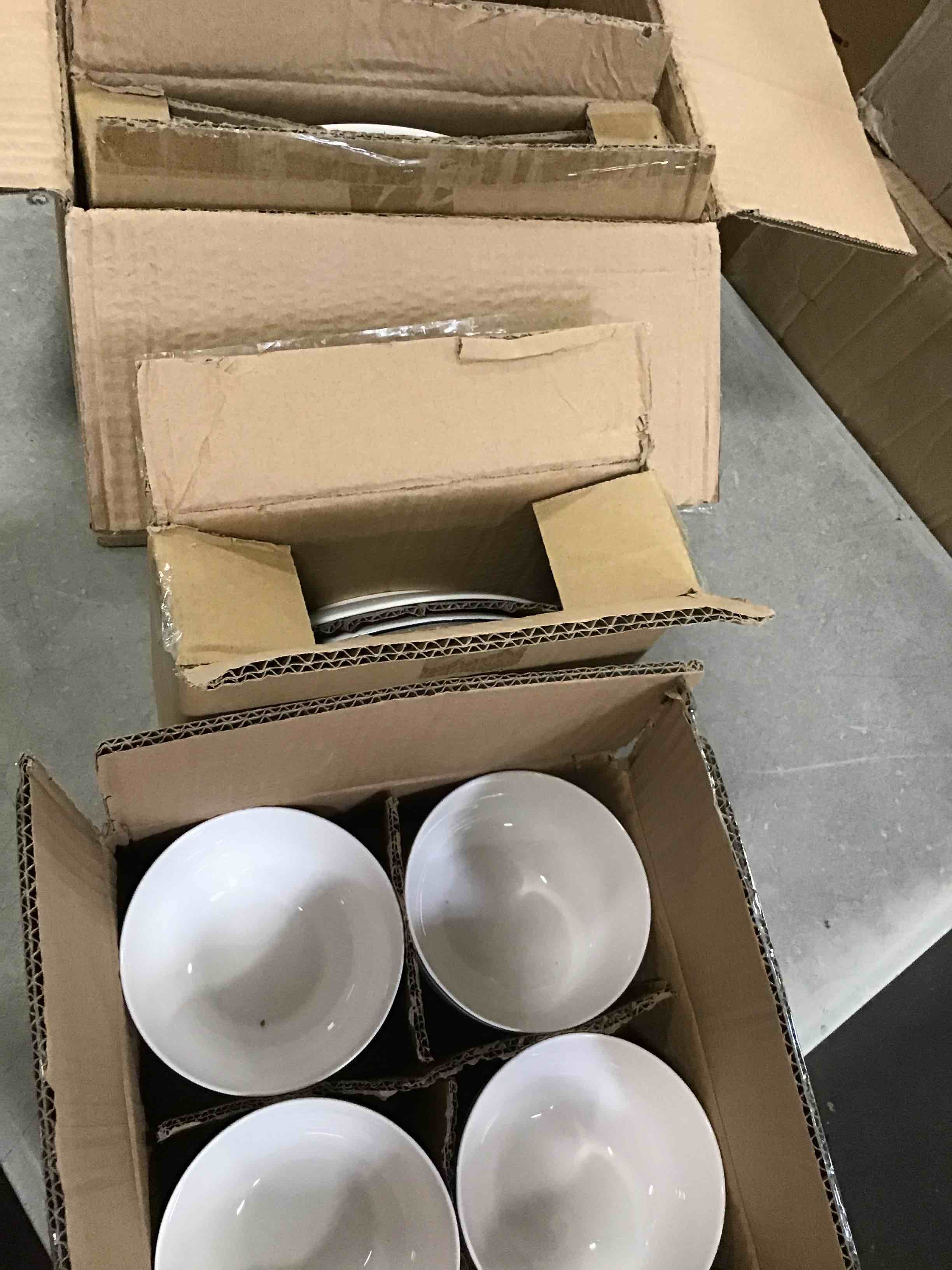 https://s3.amazonaws.com/lotting-images-prod/bidfta/TEA0085725_1724430909631.jpeg