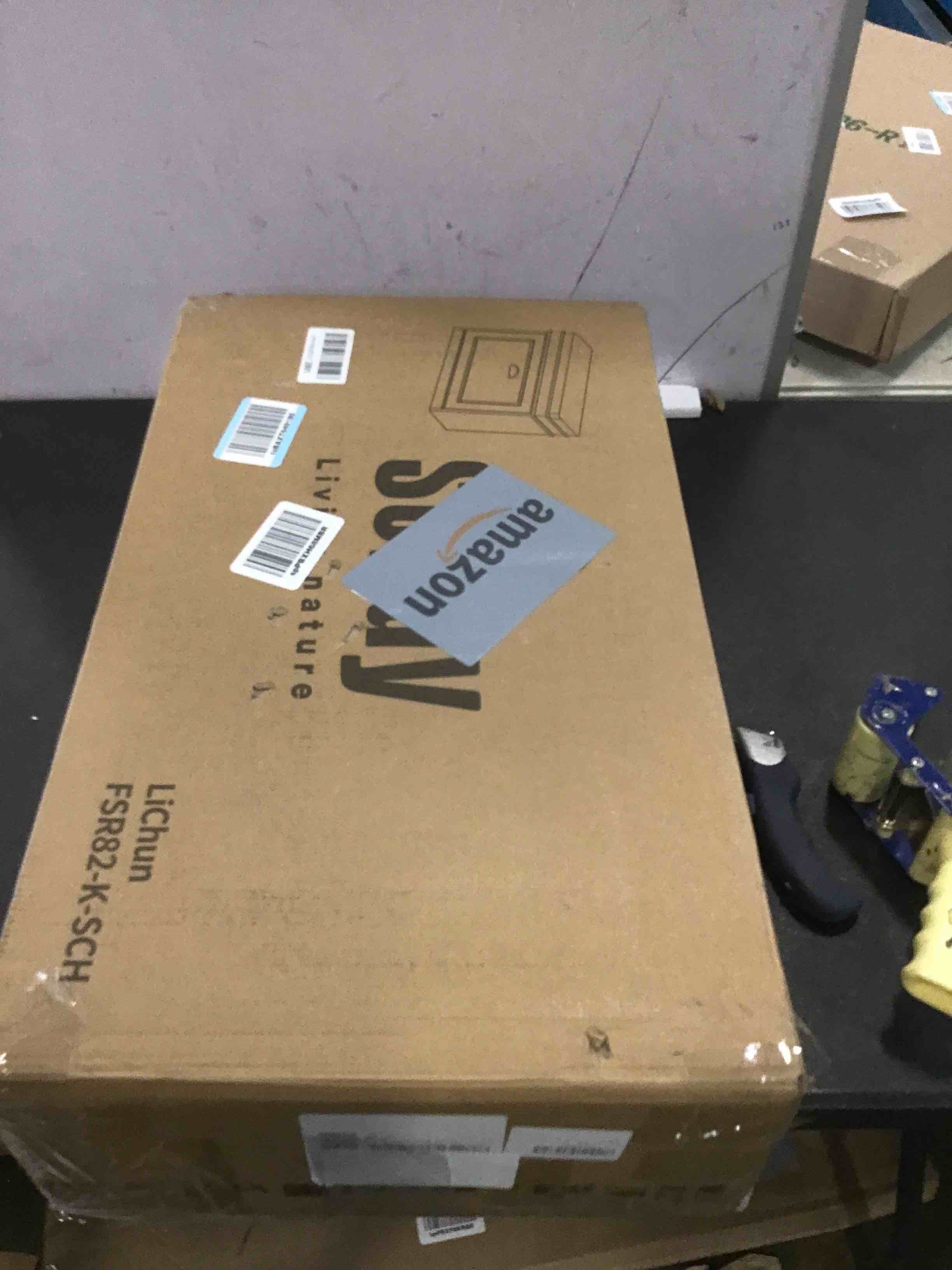 https://s3.amazonaws.com/lotting-images-prod/bidfta/TEA0090801_1724343342539.jpeg