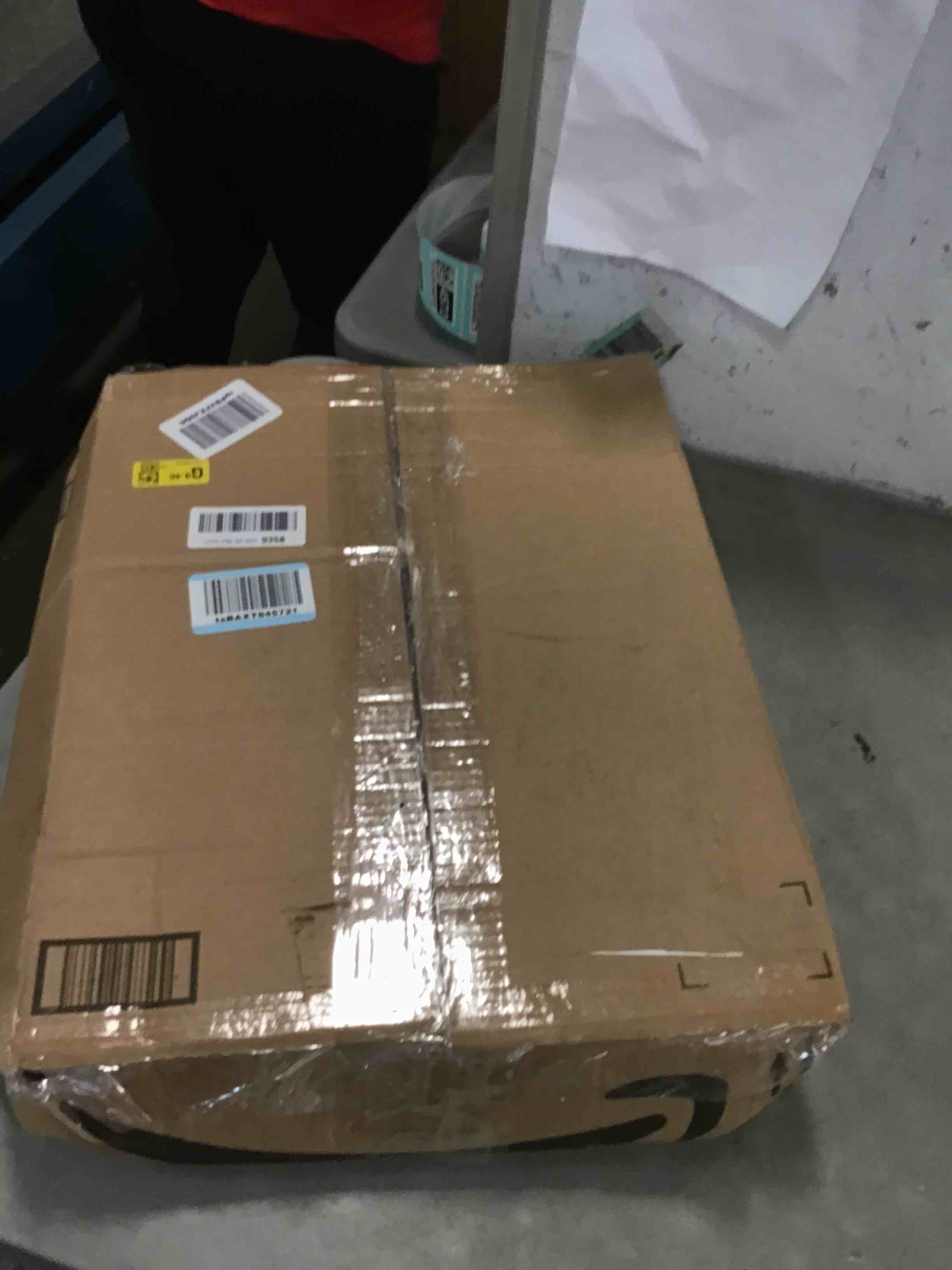 https://s3.amazonaws.com/lotting-images-prod/bidfta/TEA0091092_1724246395299.jpeg