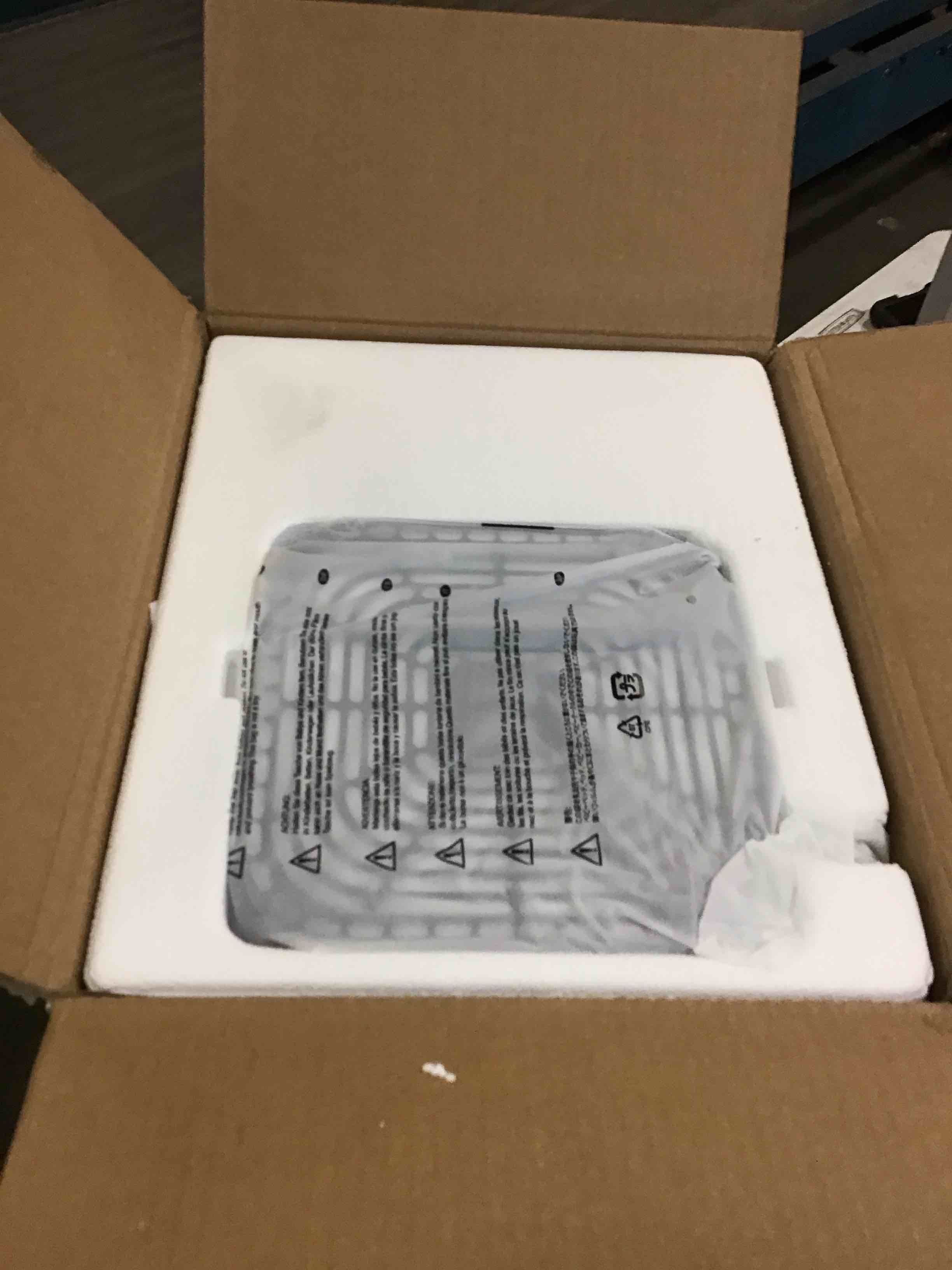 https://s3.amazonaws.com/lotting-images-prod/bidfta/TEA0091650_1723821954142.jpeg