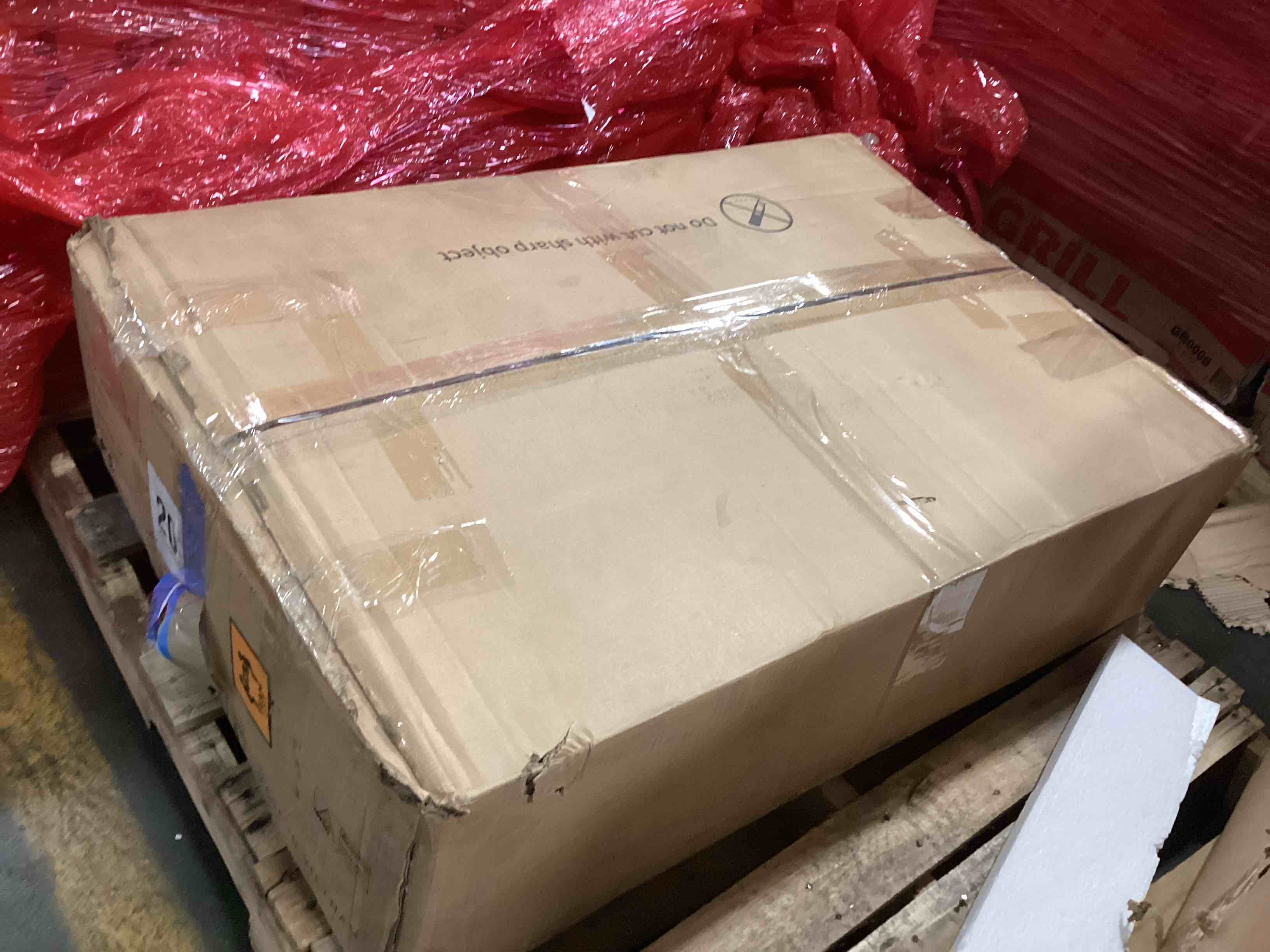 https://s3.amazonaws.com/lotting-images-prod/bidfta/TEA0094173_1725541753386.jpeg