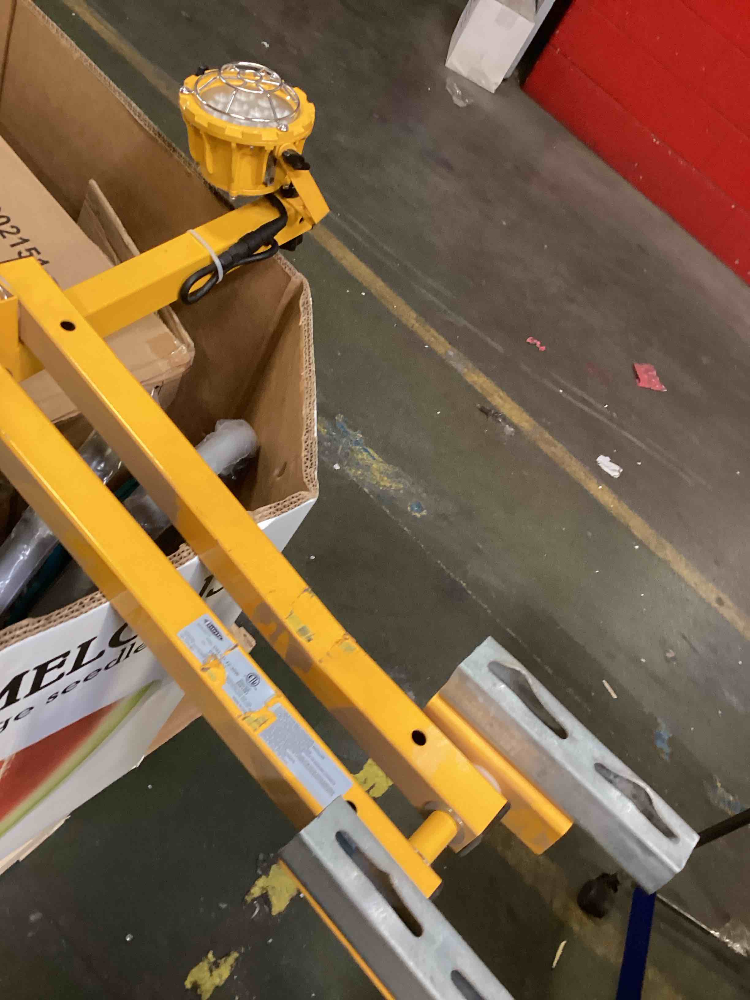 https://s3.amazonaws.com/lotting-images-prod/bidfta/TEA0094379_1725391503739.jpeg