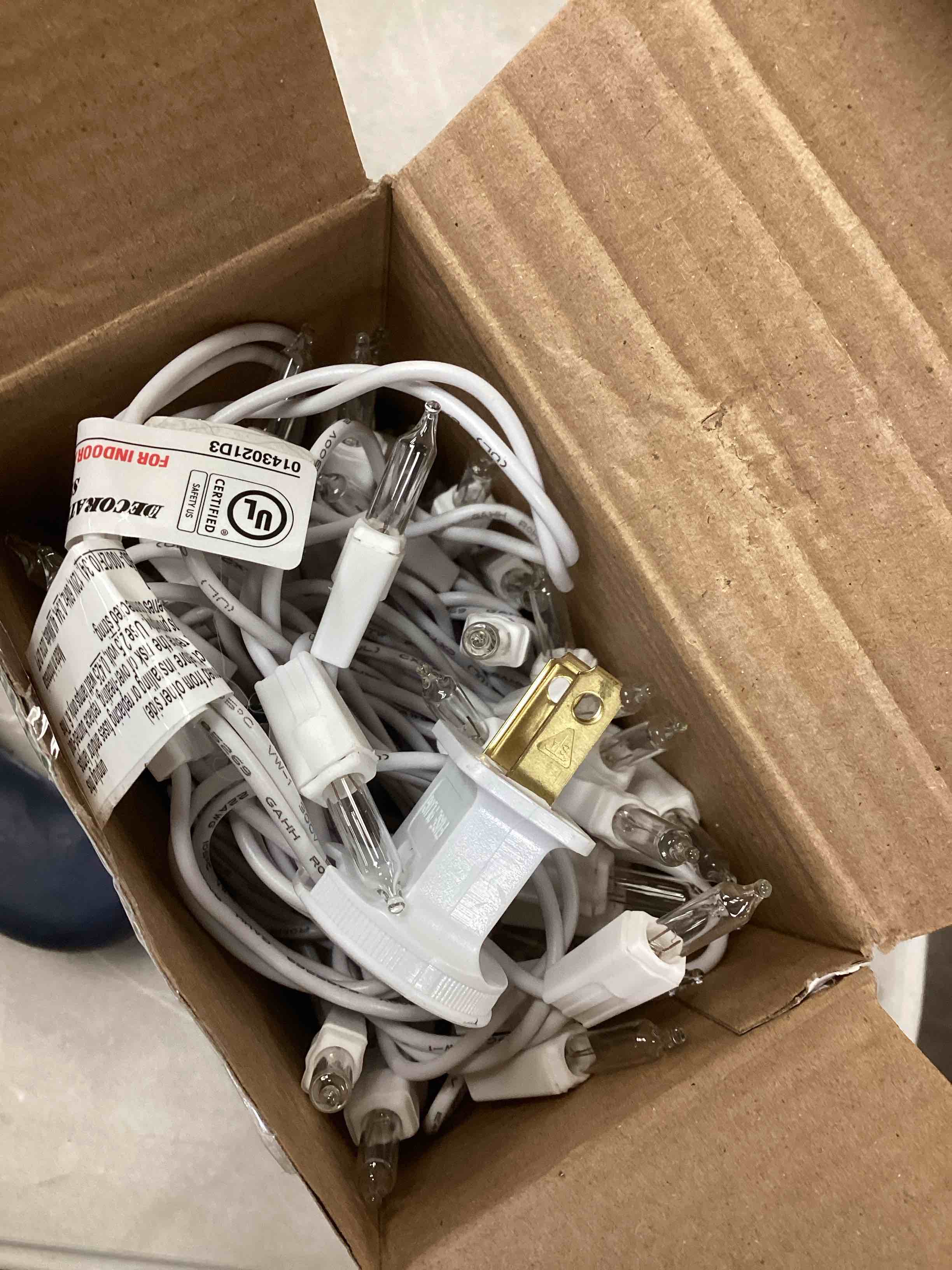 https://s3.amazonaws.com/lotting-images-prod/bidfta/TEA0095403_1724856301777.jpeg
