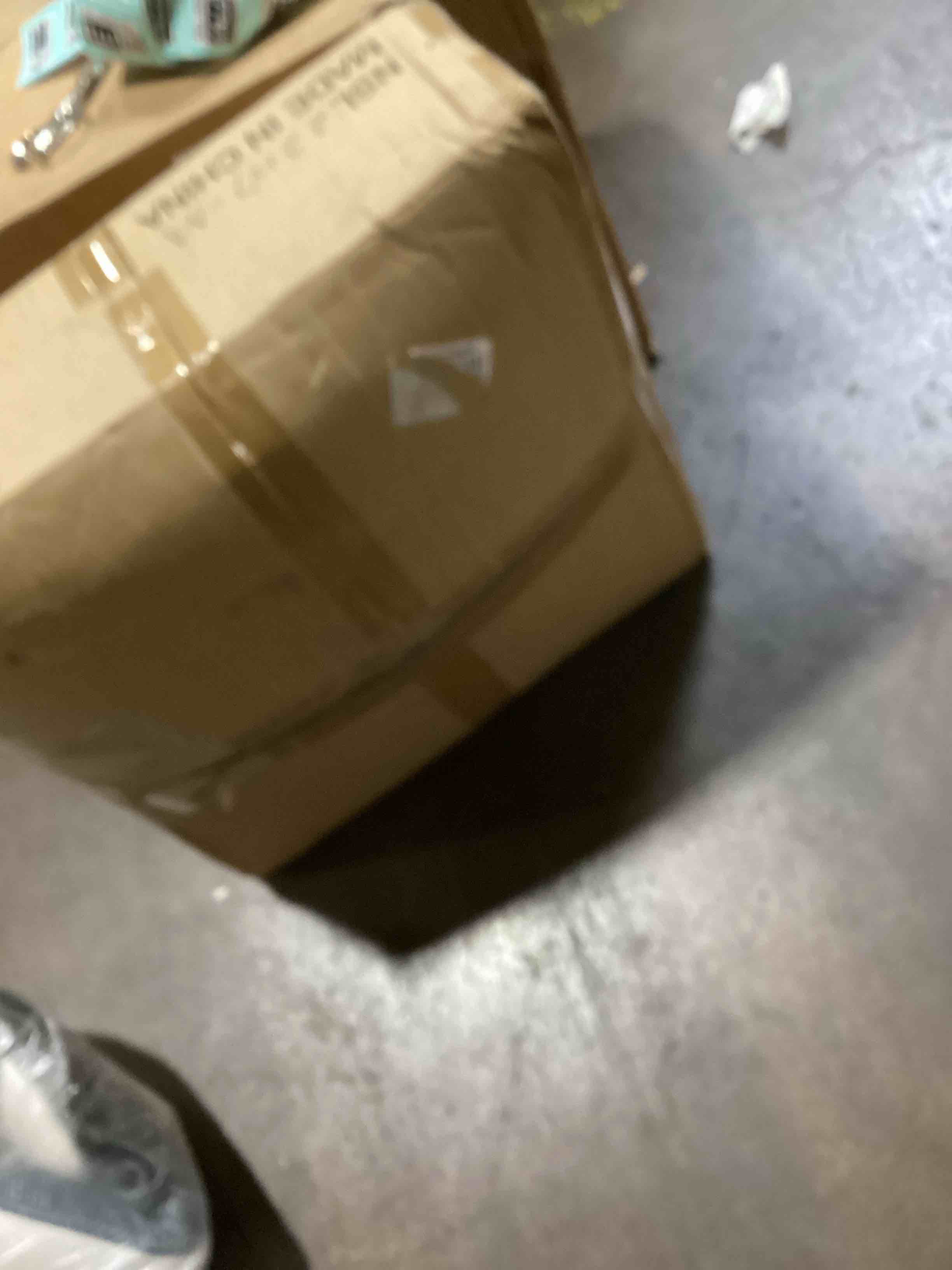 https://s3.amazonaws.com/lotting-images-prod/bidfta/TEA0097779_1726679847813.jpeg